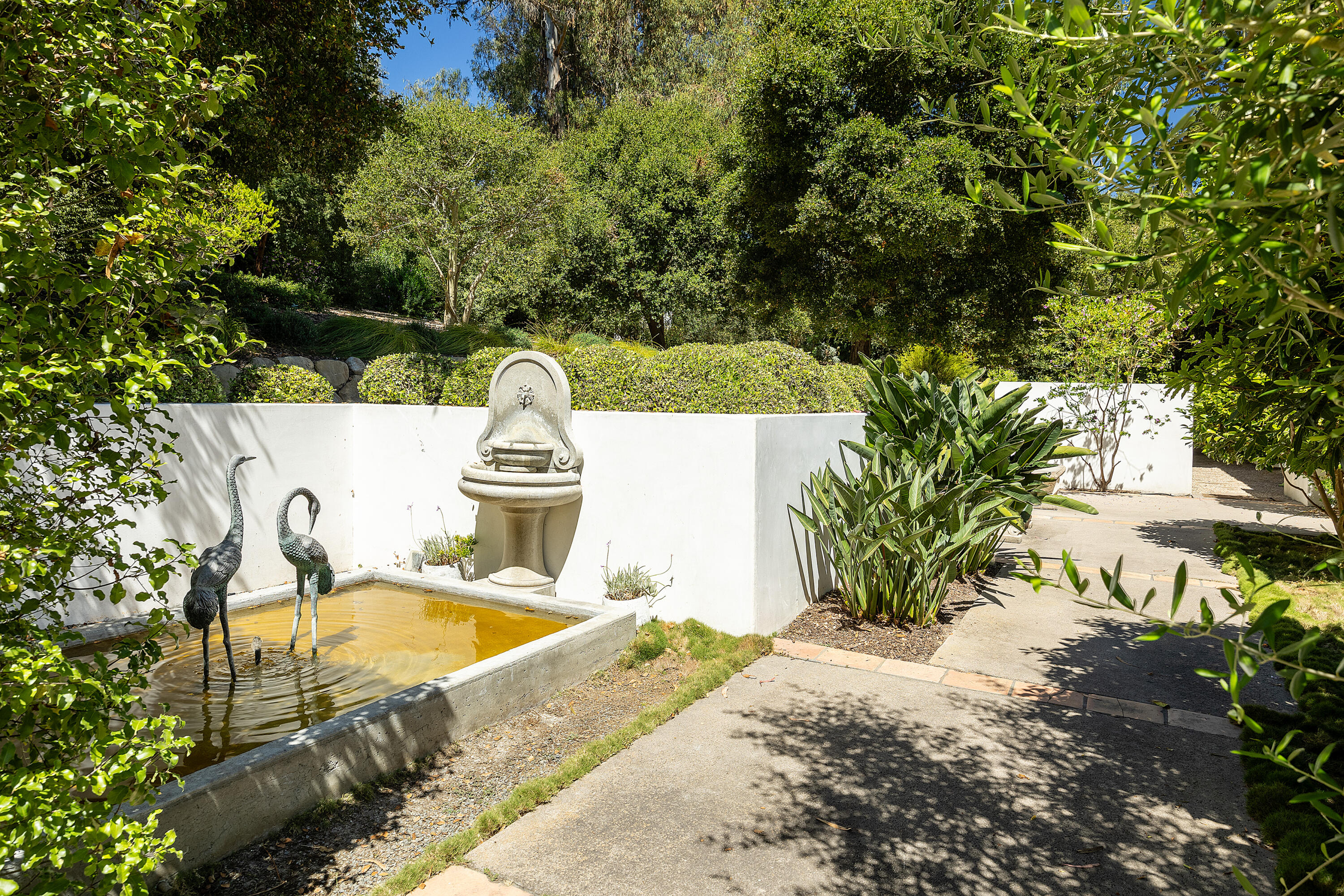 Santa Barbara, California 93108, United States, 3 Bedrooms Bedrooms, ,3 BathroomsBathrooms,Residential,Pending,46649