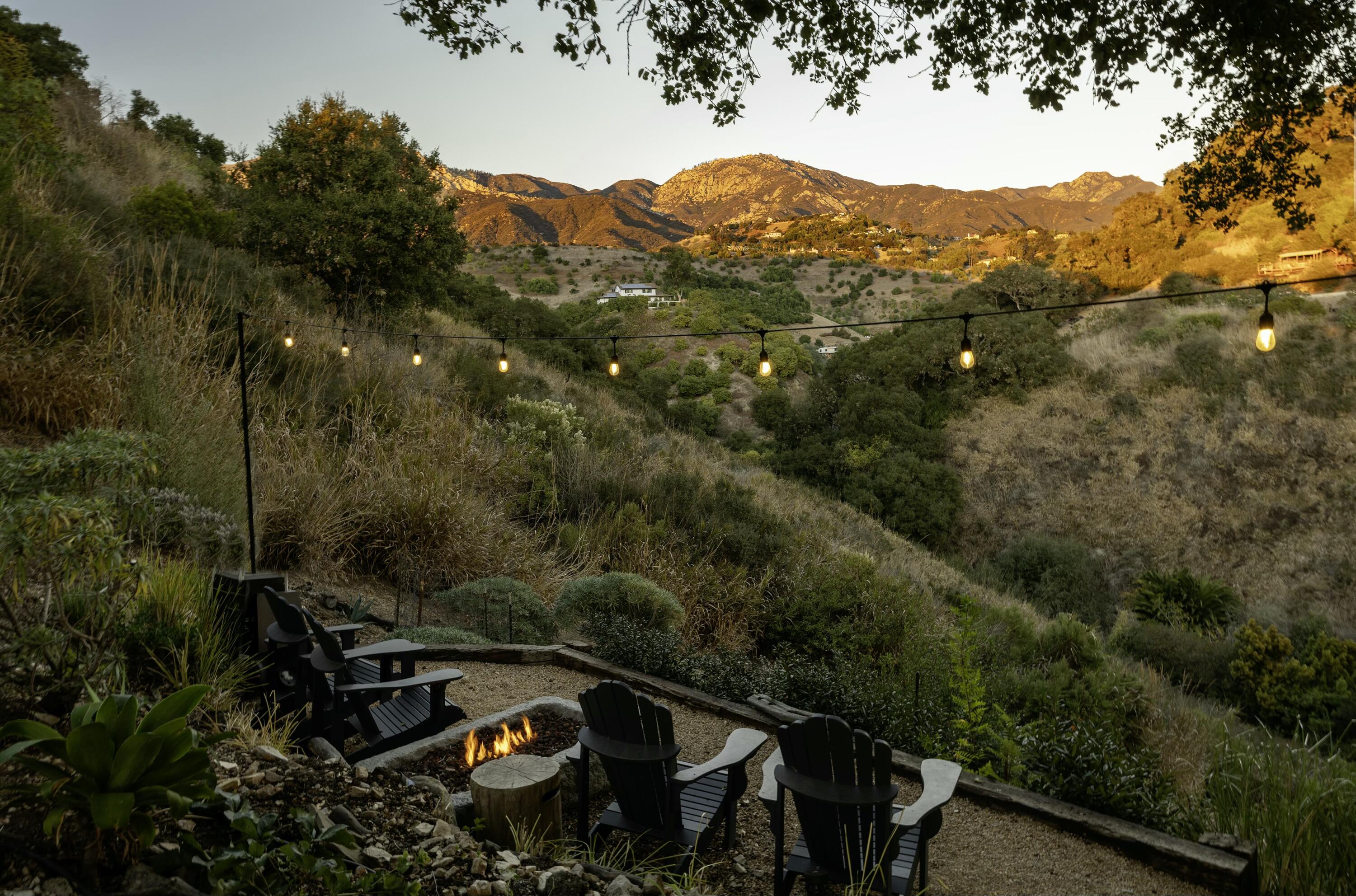 Santa Barbara, California 93105, United States, 4 Bedrooms Bedrooms, ,3 BathroomsBathrooms,Residential,Active,28633