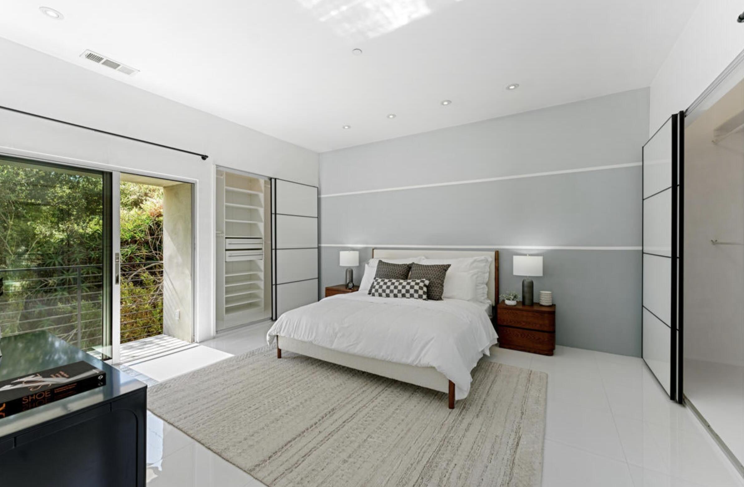 Santa Barbara, California 93103, United States, 3 Bedrooms Bedrooms, ,2 BathroomsBathrooms,Residential,Active,247927