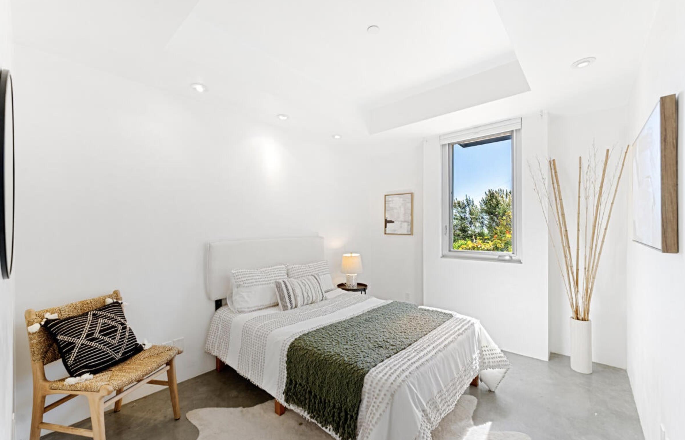 Santa Barbara, California 93103, United States, 3 Bedrooms Bedrooms, ,2 BathroomsBathrooms,Residential,Active,247927