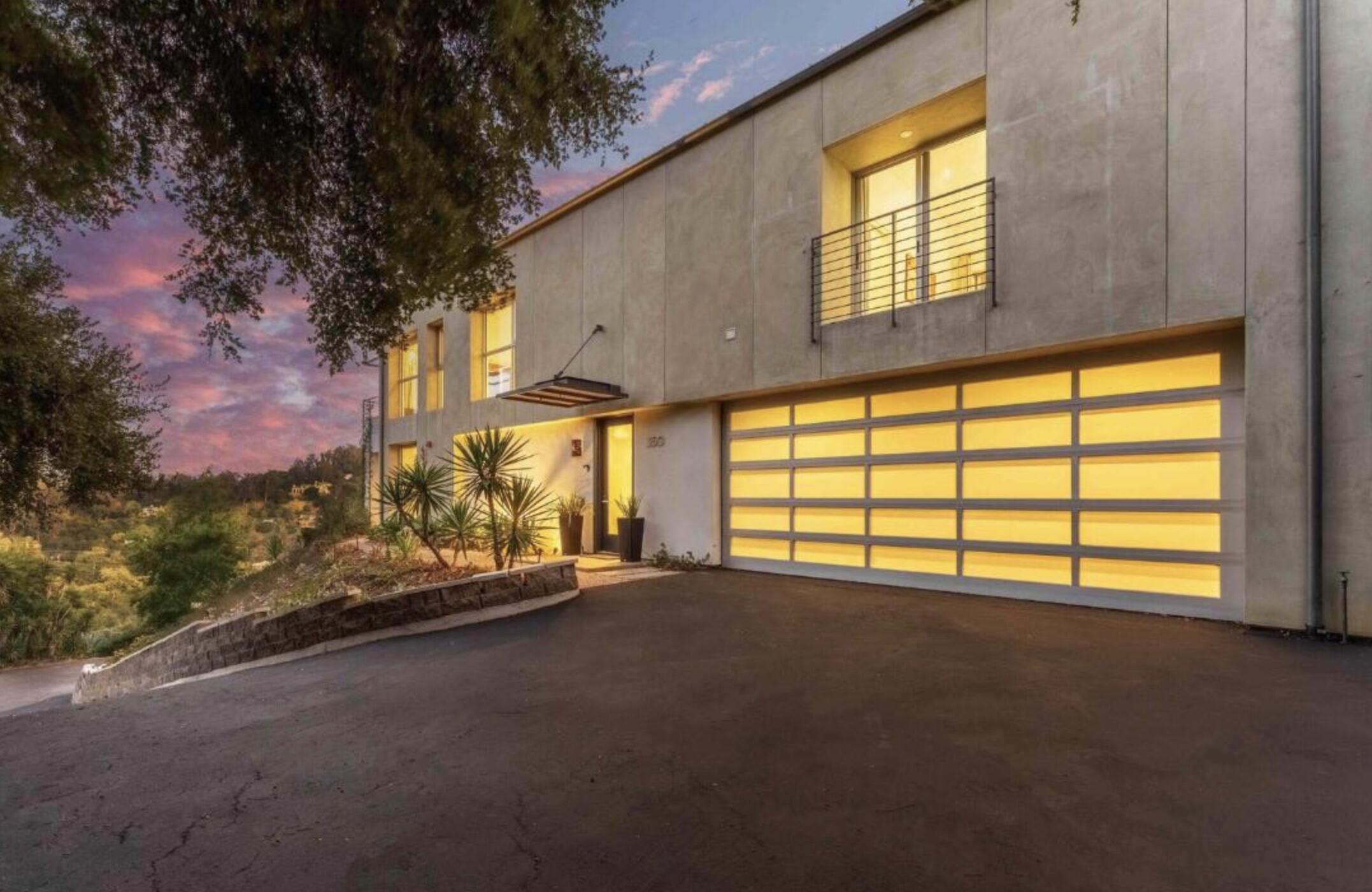 Santa Barbara, California 93103, United States, 3 Bedrooms Bedrooms, ,2 BathroomsBathrooms,Residential,Active,247927