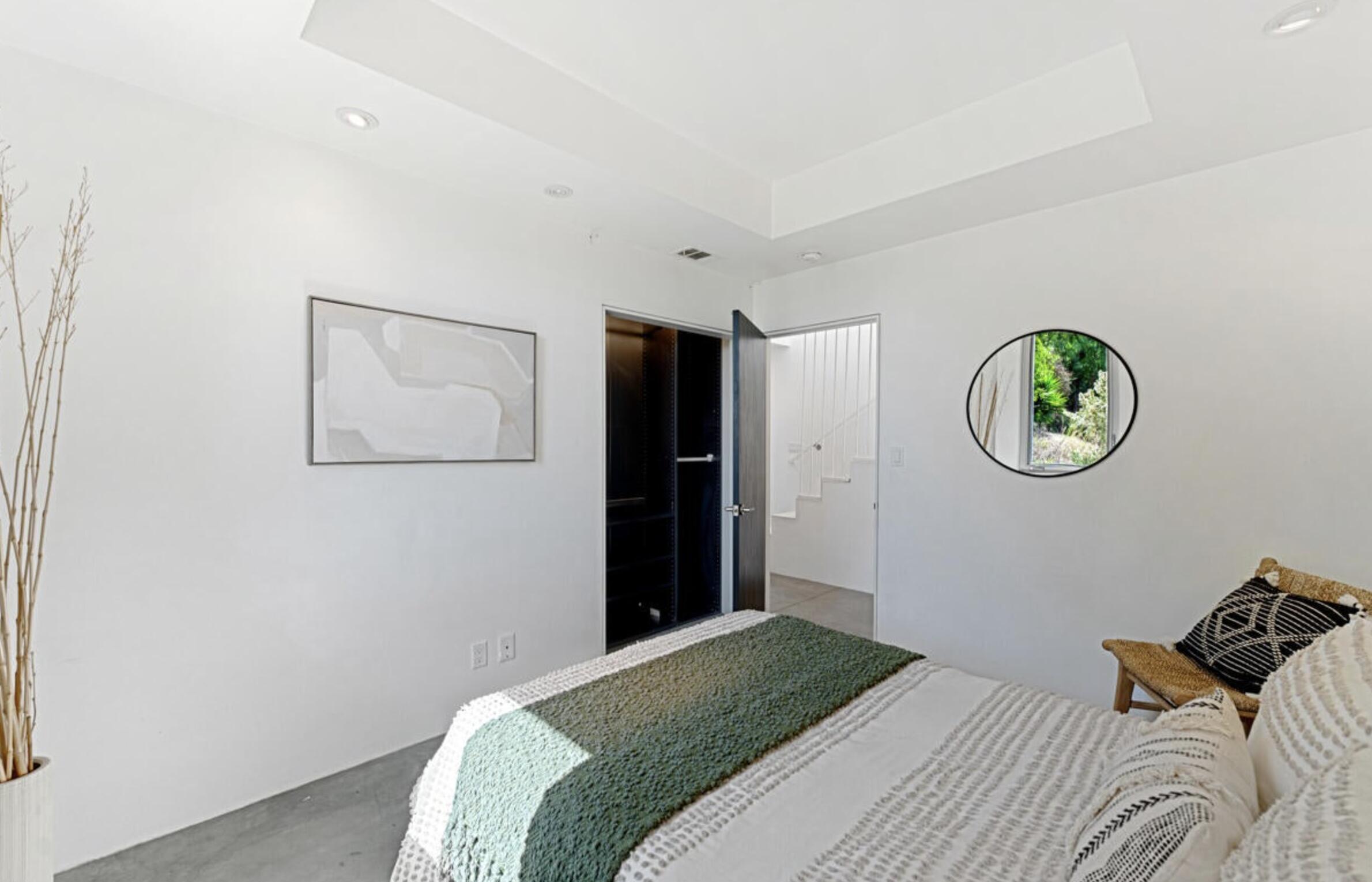 Santa Barbara, California 93103, United States, 3 Bedrooms Bedrooms, ,2 BathroomsBathrooms,Residential,Active,247927