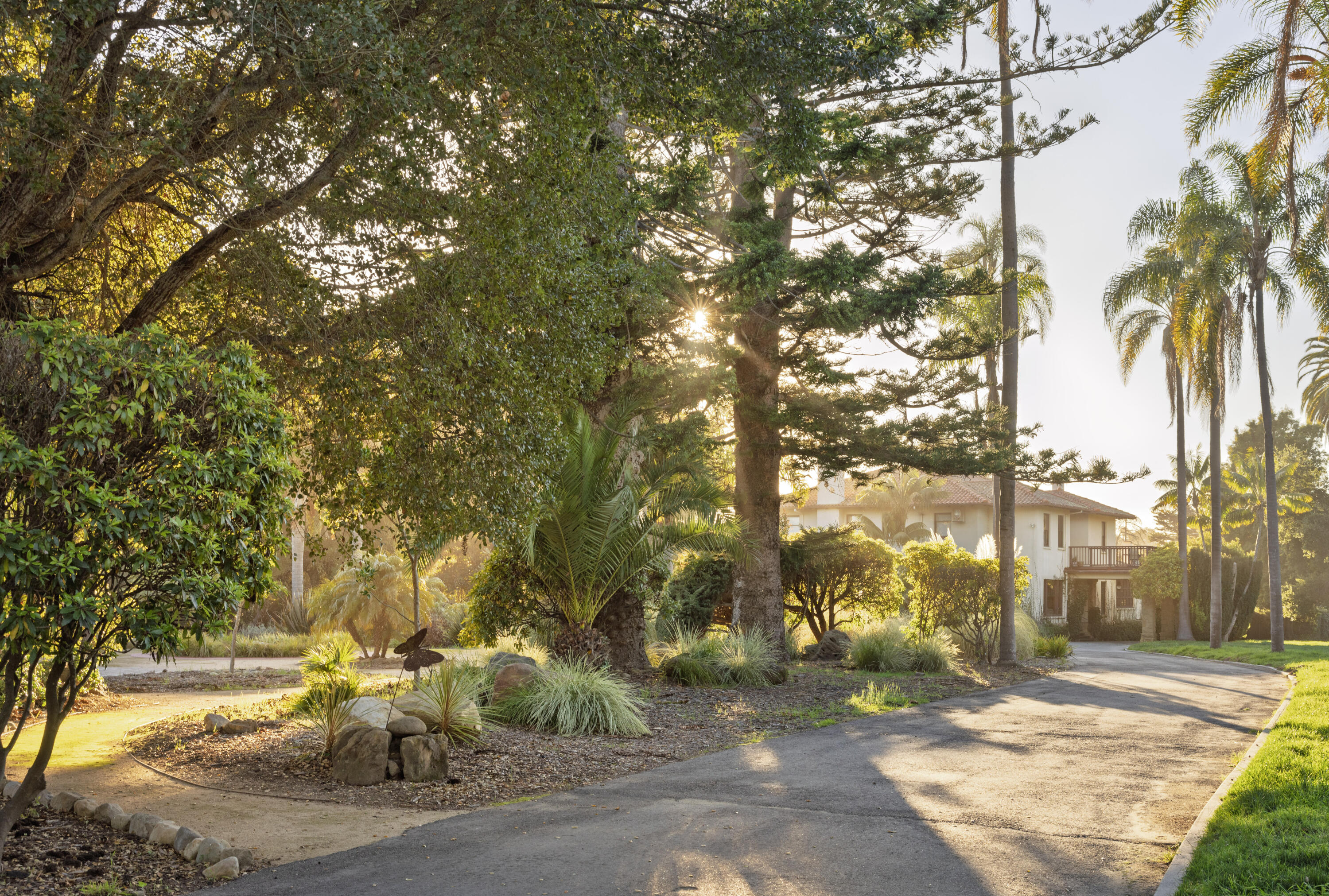 Santa Barbara, California 93117, United States, 5 Bedrooms Bedrooms, ,7 BathroomsBathrooms,Residential,Active,85023