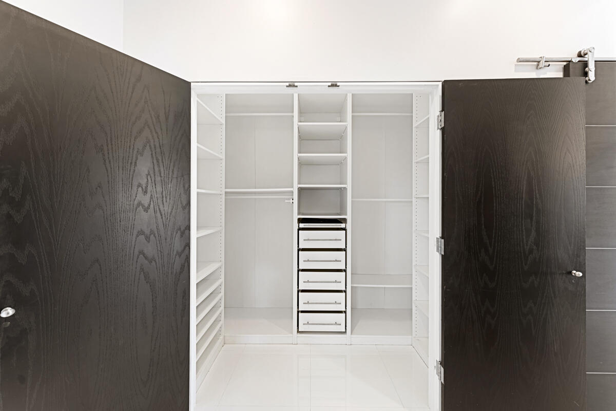 Santa Barbara, California 93103, United States, 3 Bedrooms Bedrooms, ,2 BathroomsBathrooms,Residential,Active,177841