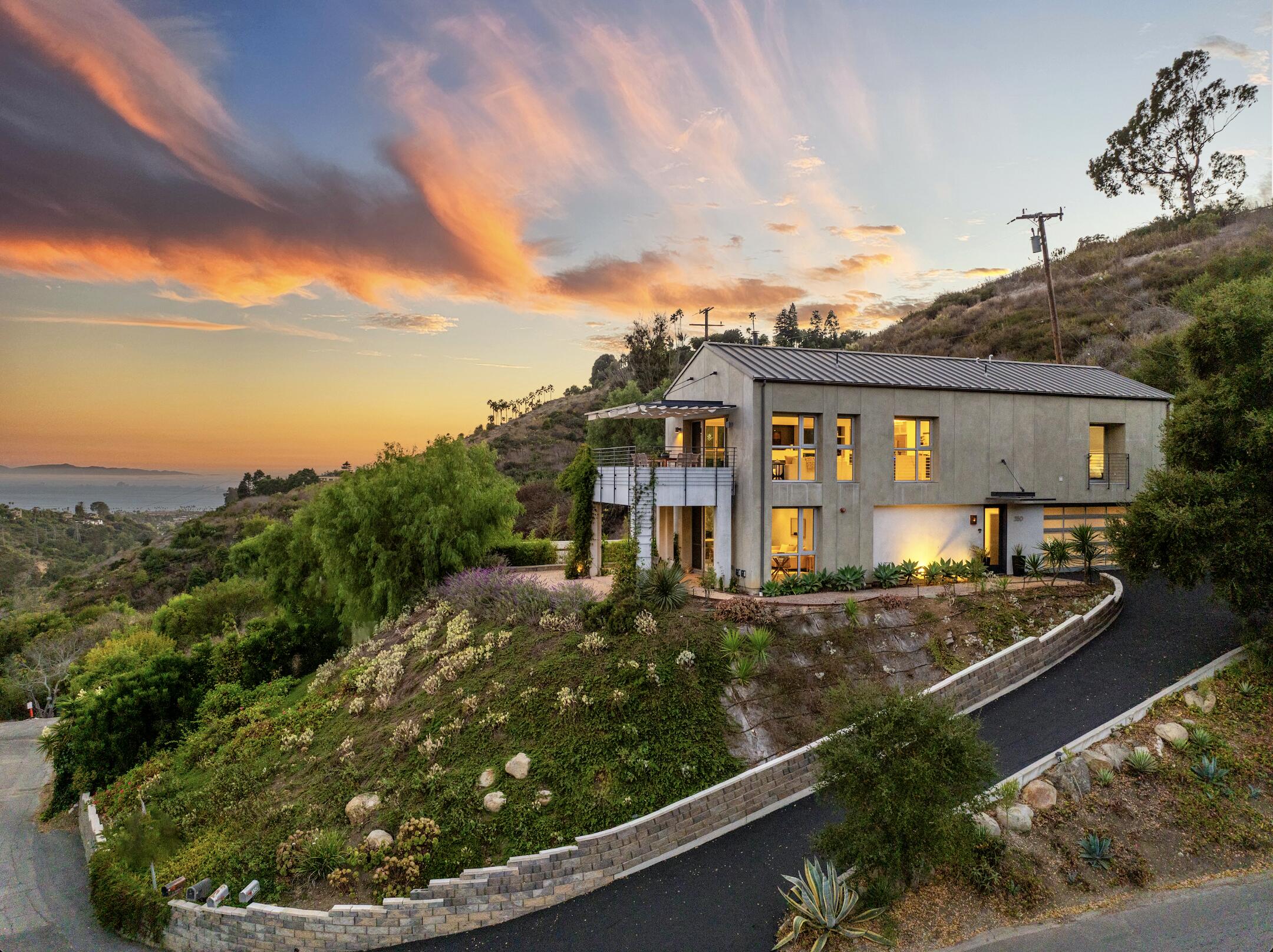 Santa Barbara, California 93103, United States, 3 Bedrooms Bedrooms, ,2 BathroomsBathrooms,Residential,Active,177841