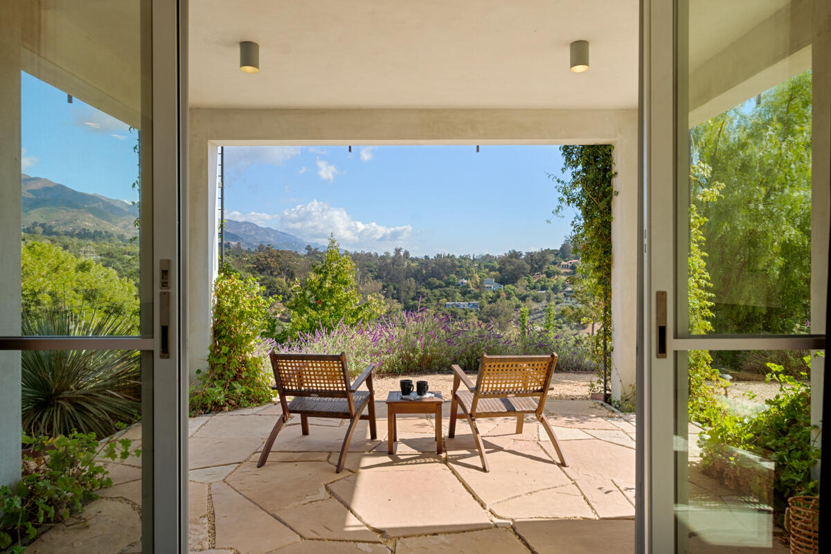 Santa Barbara, California 93103, United States, 3 Bedrooms Bedrooms, ,2 BathroomsBathrooms,Residential,Active,177841