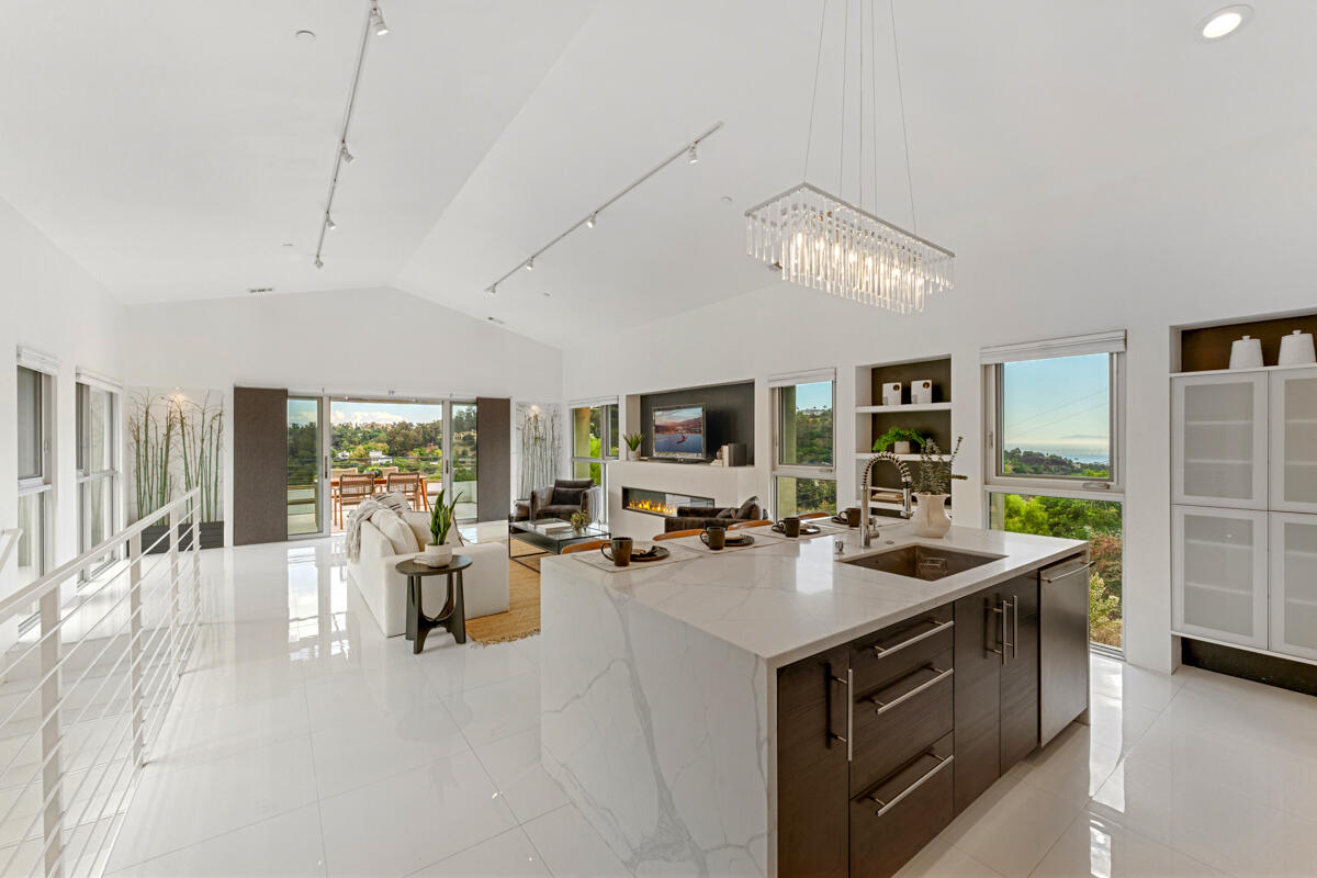 Santa Barbara, California 93103, United States, 3 Bedrooms Bedrooms, ,2 BathroomsBathrooms,Residential,Active,177841