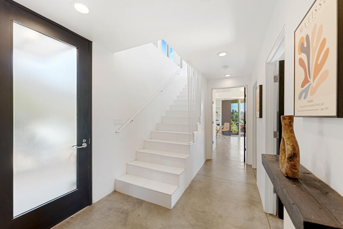 Santa Barbara, California 93103, United States, 3 Bedrooms Bedrooms, ,2 BathroomsBathrooms,Residential,Active,177841