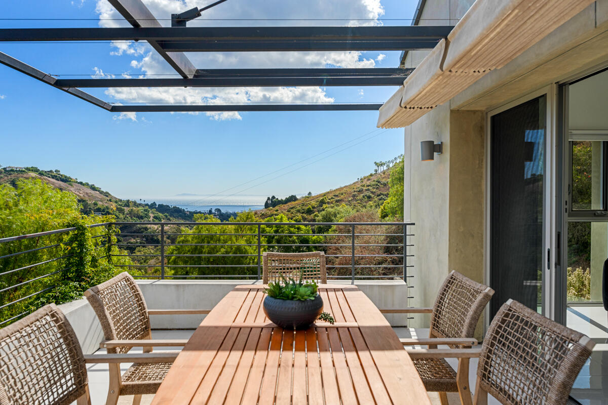 Santa Barbara, California 93103, United States, 3 Bedrooms Bedrooms, ,2 BathroomsBathrooms,Residential,Active,177841