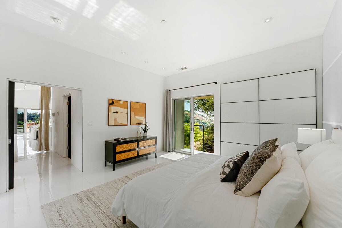 Santa Barbara, California 93103, United States, 3 Bedrooms Bedrooms, ,2 BathroomsBathrooms,Residential,Active,177841