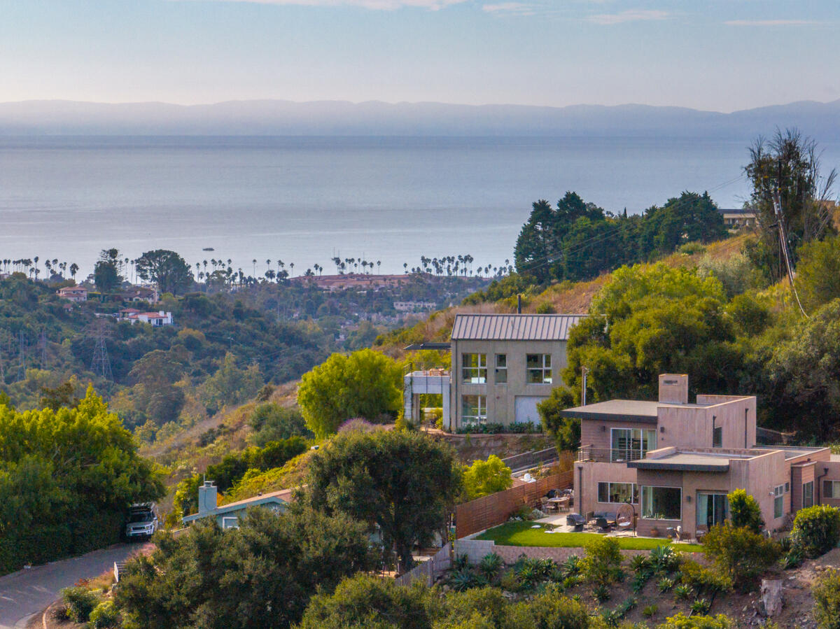 Santa Barbara, California 93103, United States, 3 Bedrooms Bedrooms, ,2 BathroomsBathrooms,Residential,Active,177841