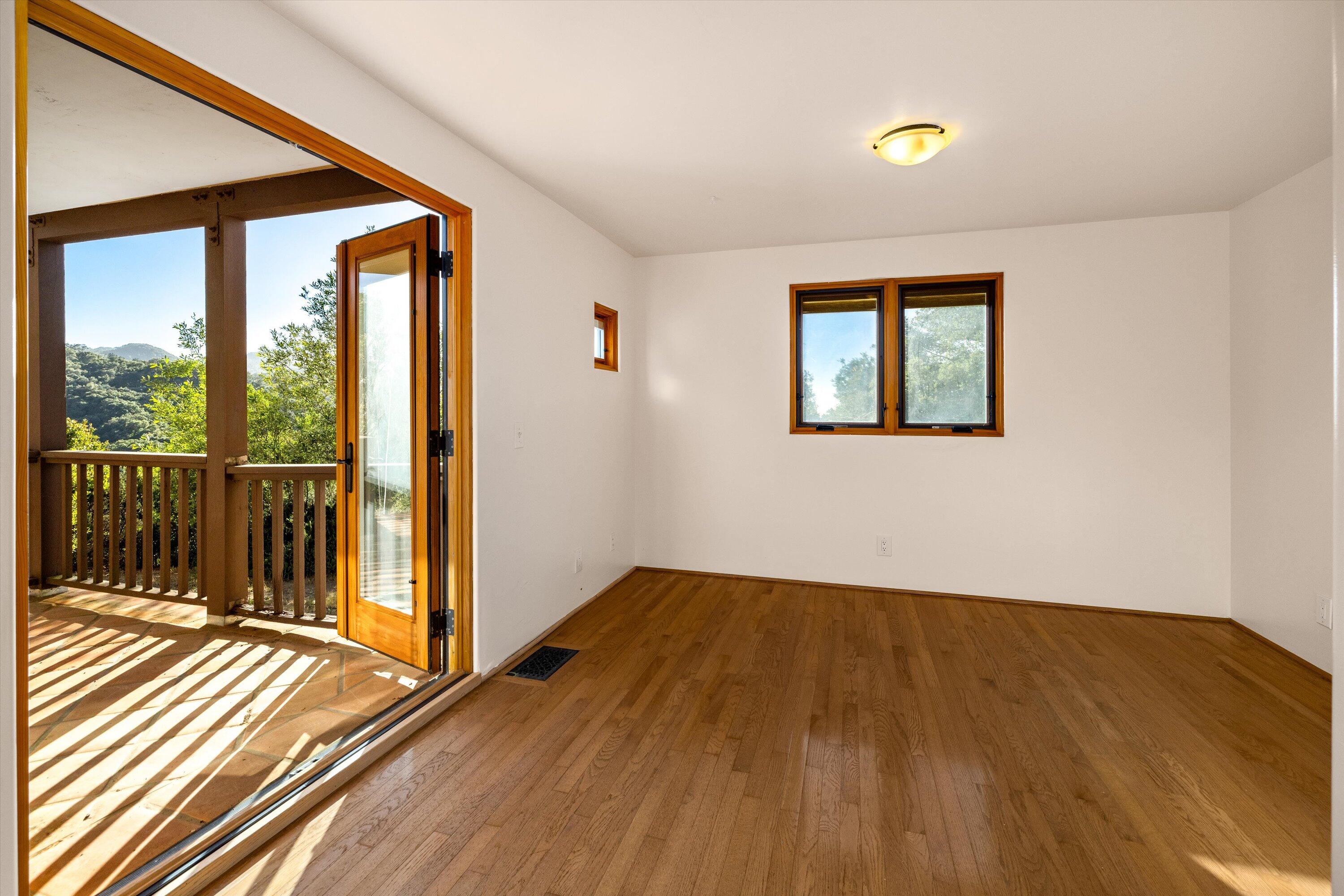 Santa Barbara, California 93105, United States, 5 Bedrooms Bedrooms, ,6 BathroomsBathrooms,Residential,Pending,56550