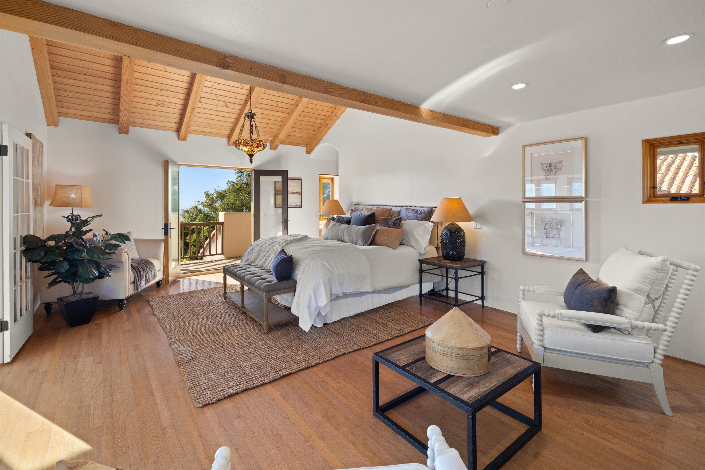 Santa Barbara, California 93105, United States, 5 Bedrooms Bedrooms, ,6 BathroomsBathrooms,Residential,Pending,56550