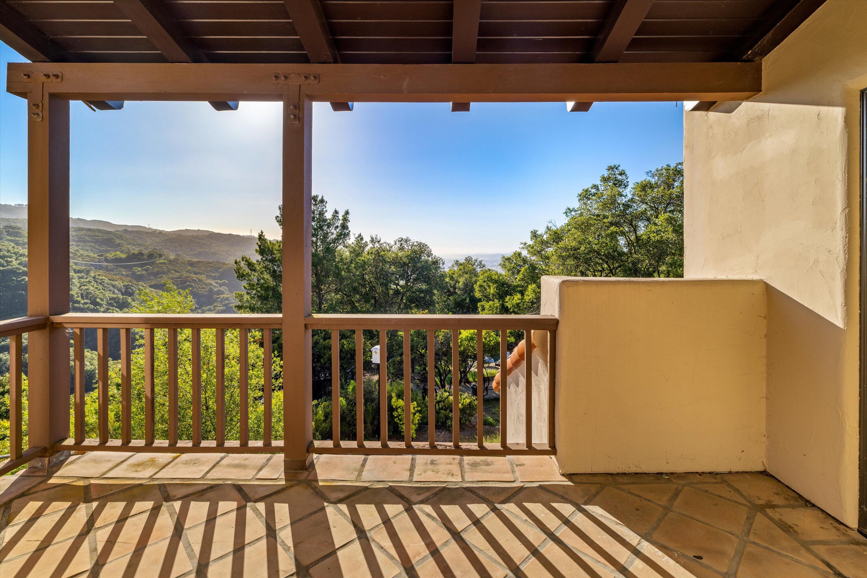 Santa Barbara, California 93105, United States, 5 Bedrooms Bedrooms, ,6 BathroomsBathrooms,Residential,Pending,56550