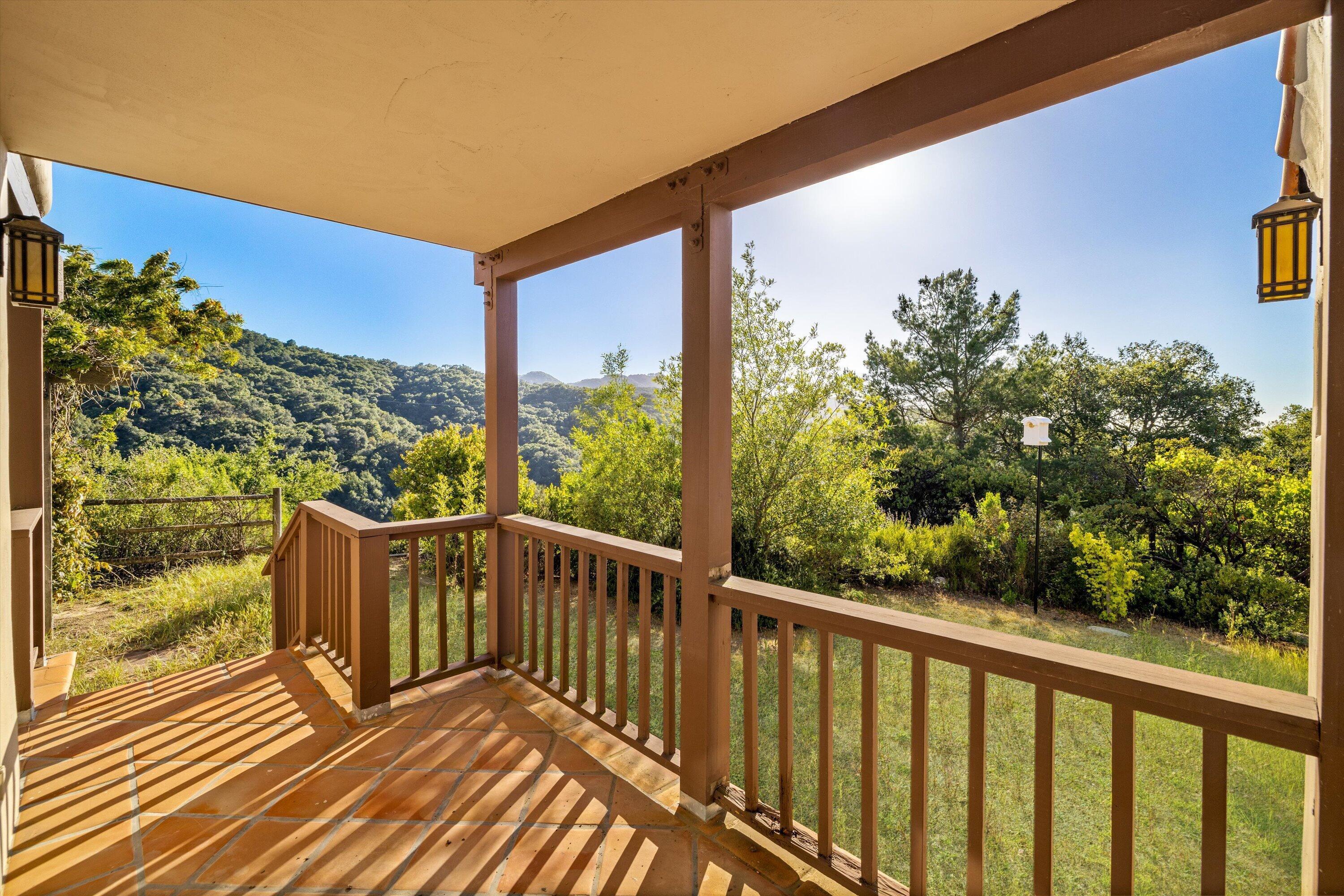 Santa Barbara, California 93105, United States, 5 Bedrooms Bedrooms, ,6 BathroomsBathrooms,Residential,Pending,56550