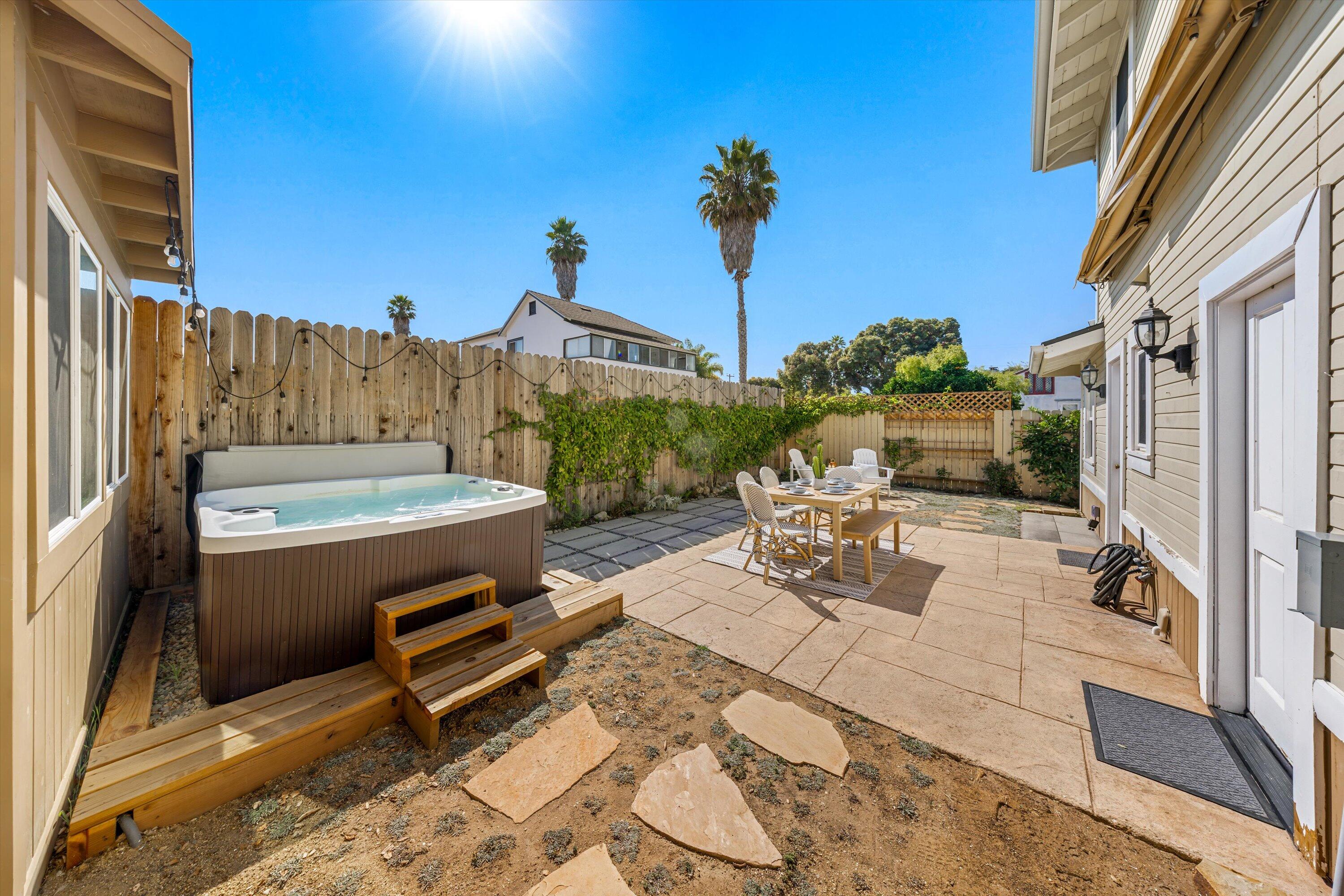 Santa Barbara, California 93101, United States, 3 Bedrooms Bedrooms, ,3 BathroomsBathrooms,Residential,Pending,201911