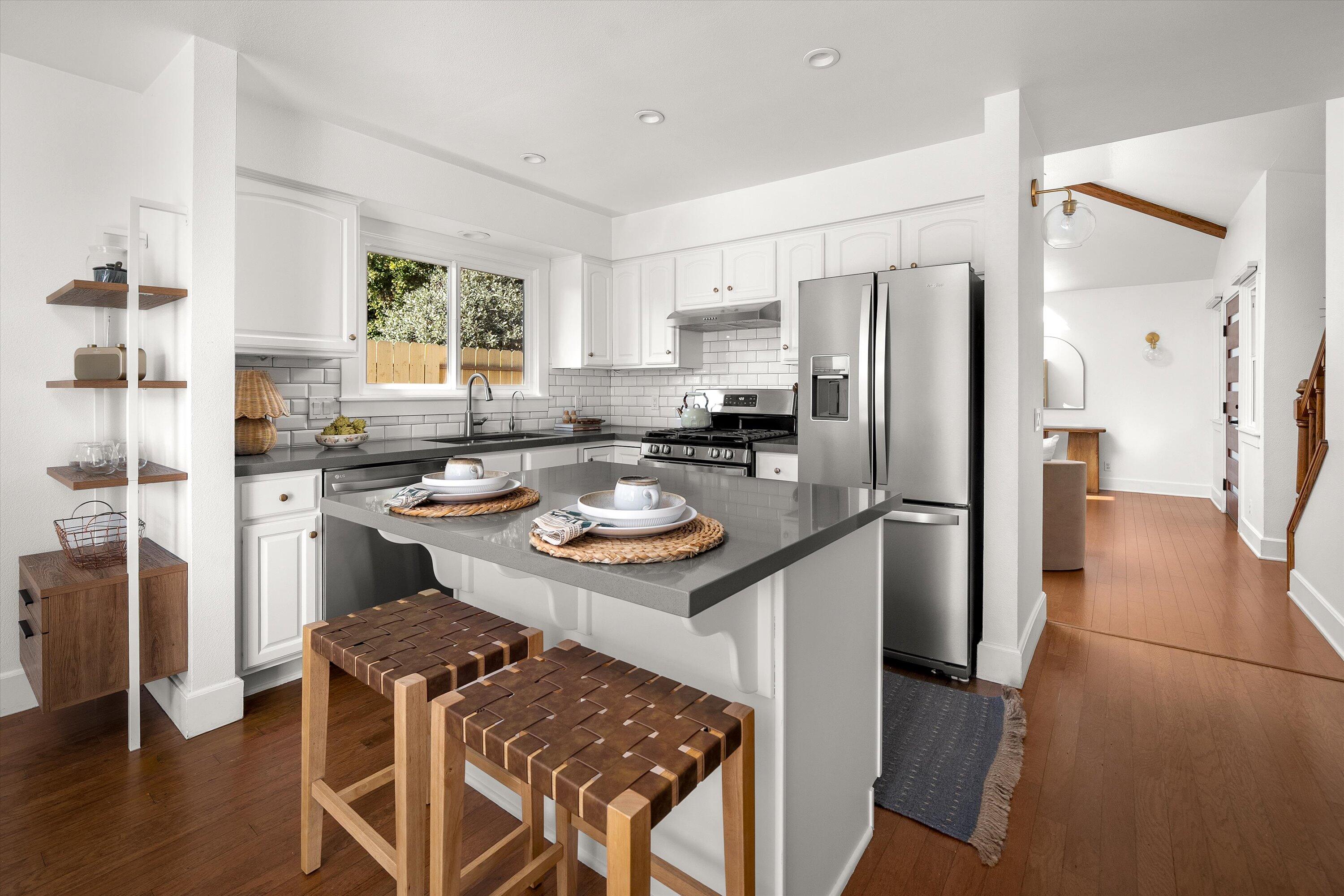 Santa Barbara, California 93101, United States, 3 Bedrooms Bedrooms, ,3 BathroomsBathrooms,Residential,Pending,201911