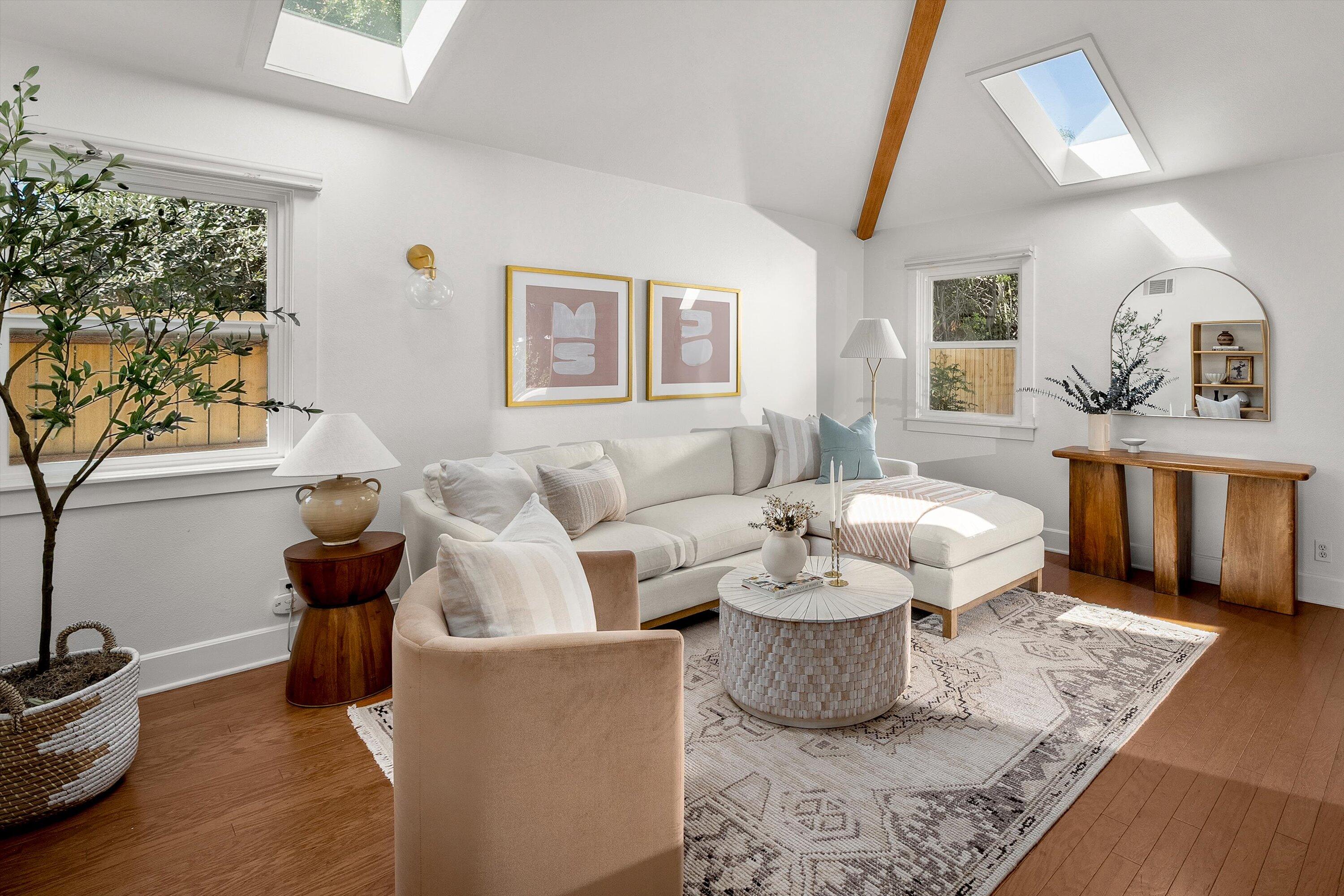 Santa Barbara, California 93101, United States, 3 Bedrooms Bedrooms, ,3 BathroomsBathrooms,Residential,Pending,201911