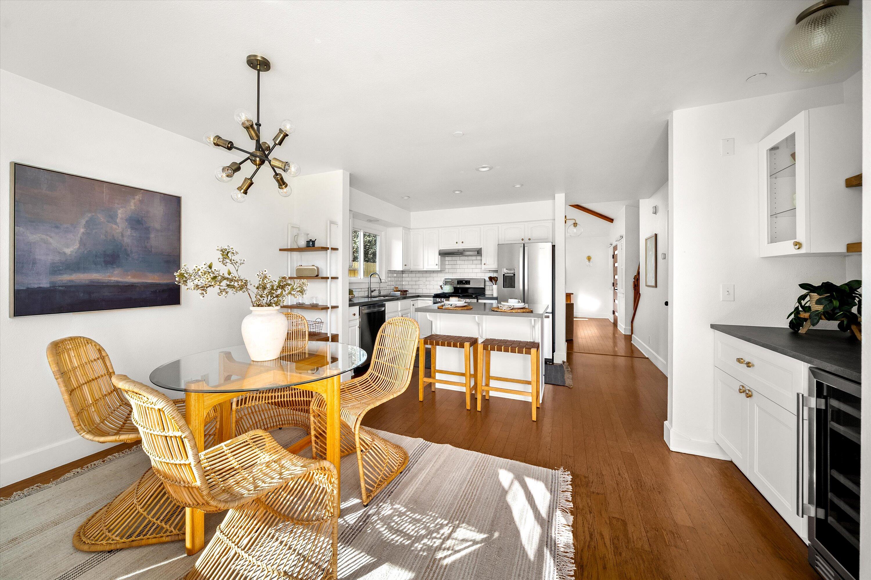 Santa Barbara, California 93101, United States, 3 Bedrooms Bedrooms, ,3 BathroomsBathrooms,Residential,Pending,201911