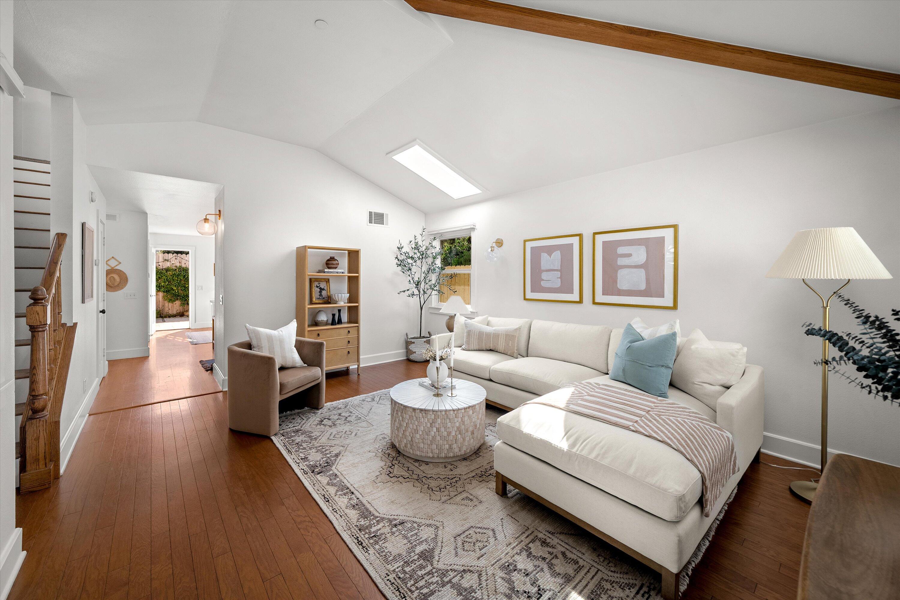 Santa Barbara, California 93101, United States, 3 Bedrooms Bedrooms, ,3 BathroomsBathrooms,Residential,Pending,201911