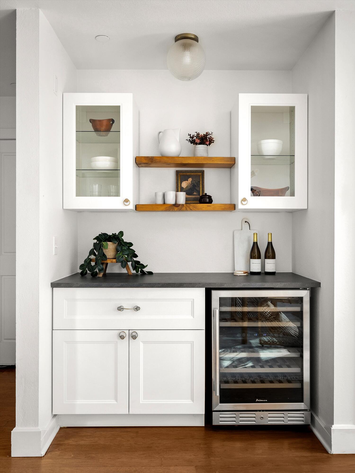 Santa Barbara, California 93101, United States, 3 Bedrooms Bedrooms, ,3 BathroomsBathrooms,Residential,Pending,201911