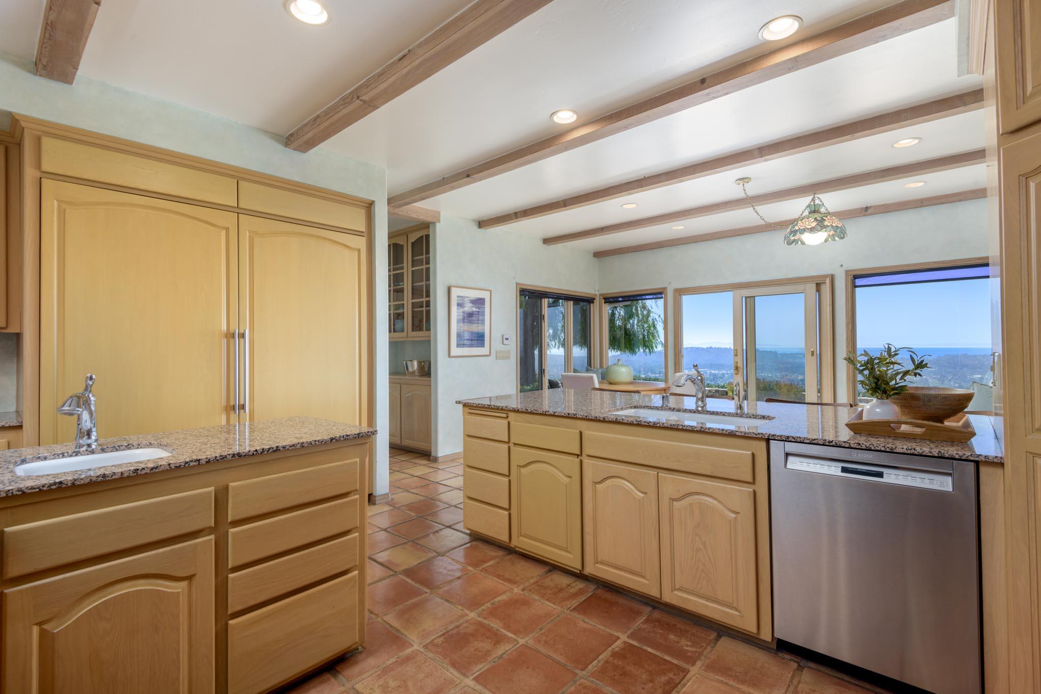 Santa Barbara, California 93105, United States, 5 Bedrooms Bedrooms, ,4 BathroomsBathrooms,Residential,Active,81319
