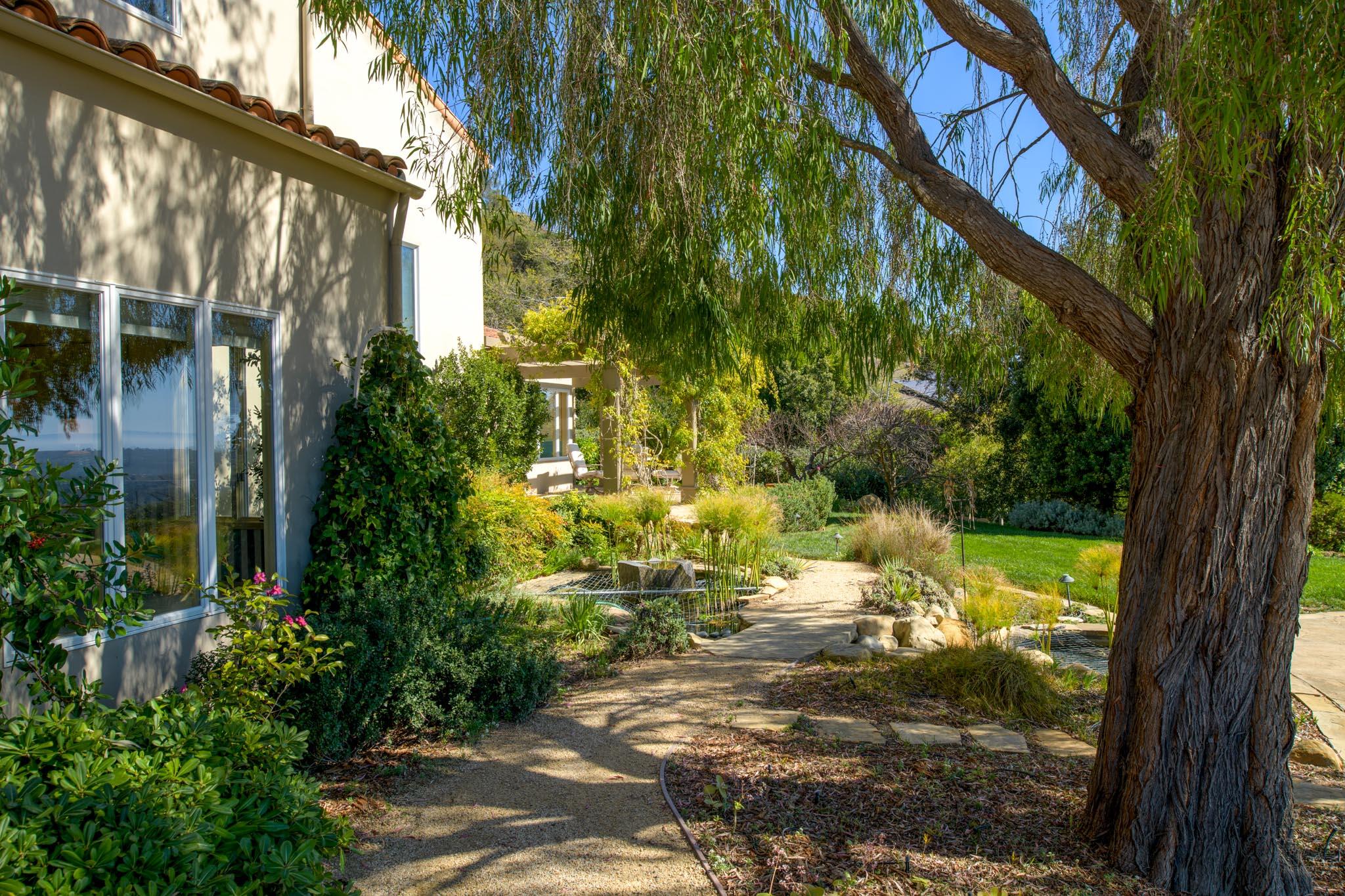 Santa Barbara, California 93105, United States, 5 Bedrooms Bedrooms, ,4 BathroomsBathrooms,Residential,Active,81319