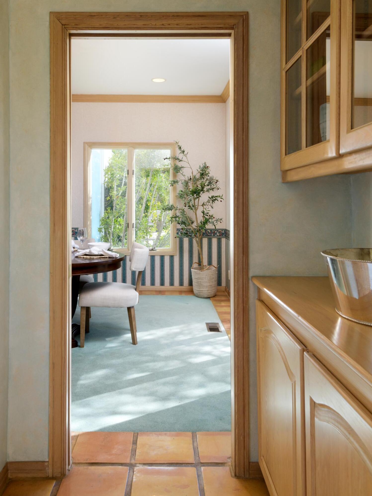 Santa Barbara, California 93105, United States, 5 Bedrooms Bedrooms, ,4 BathroomsBathrooms,Residential,Active,81319