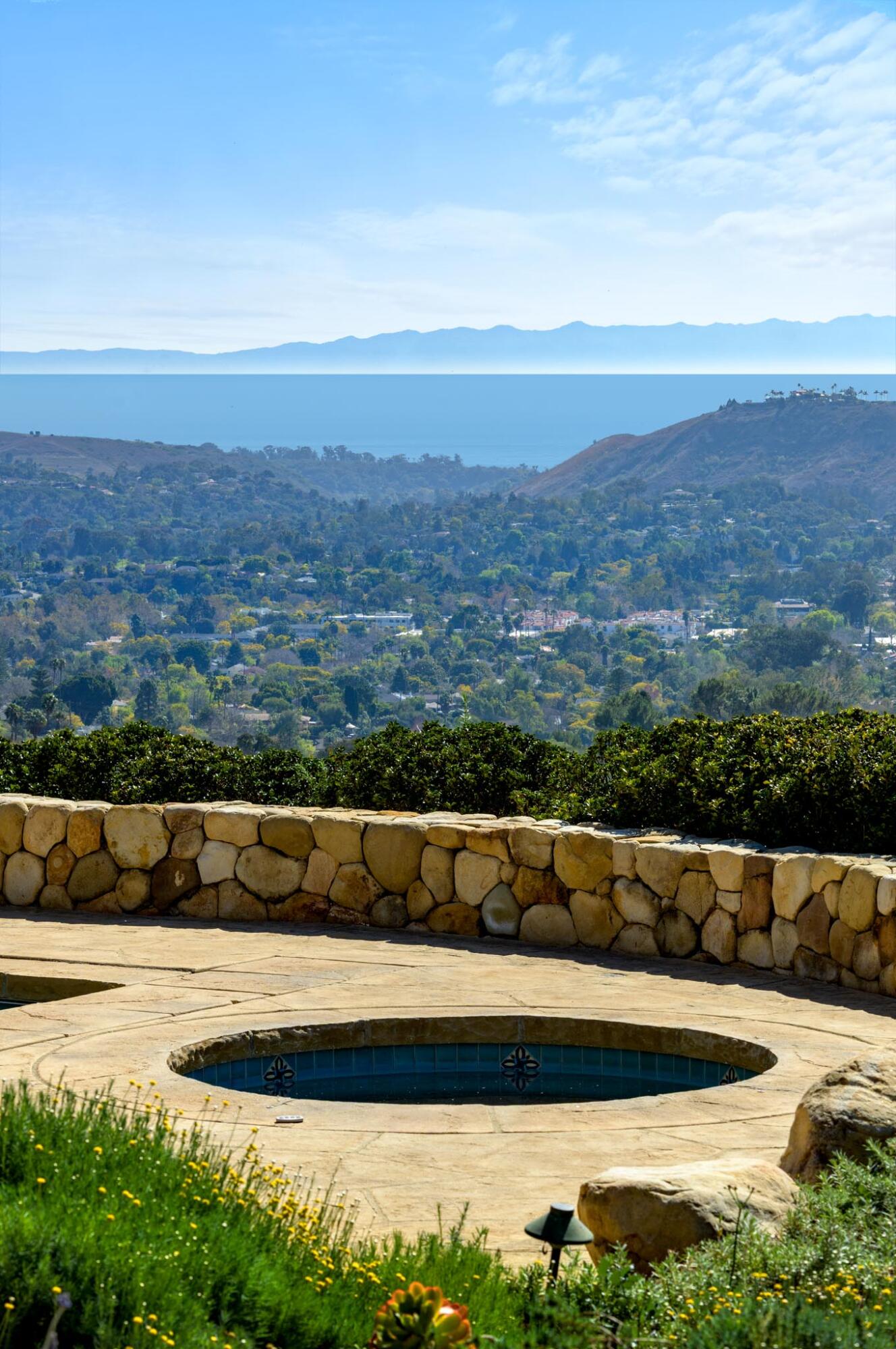 Santa Barbara, California 93105, United States, 5 Bedrooms Bedrooms, ,4 BathroomsBathrooms,Residential,Active,81319