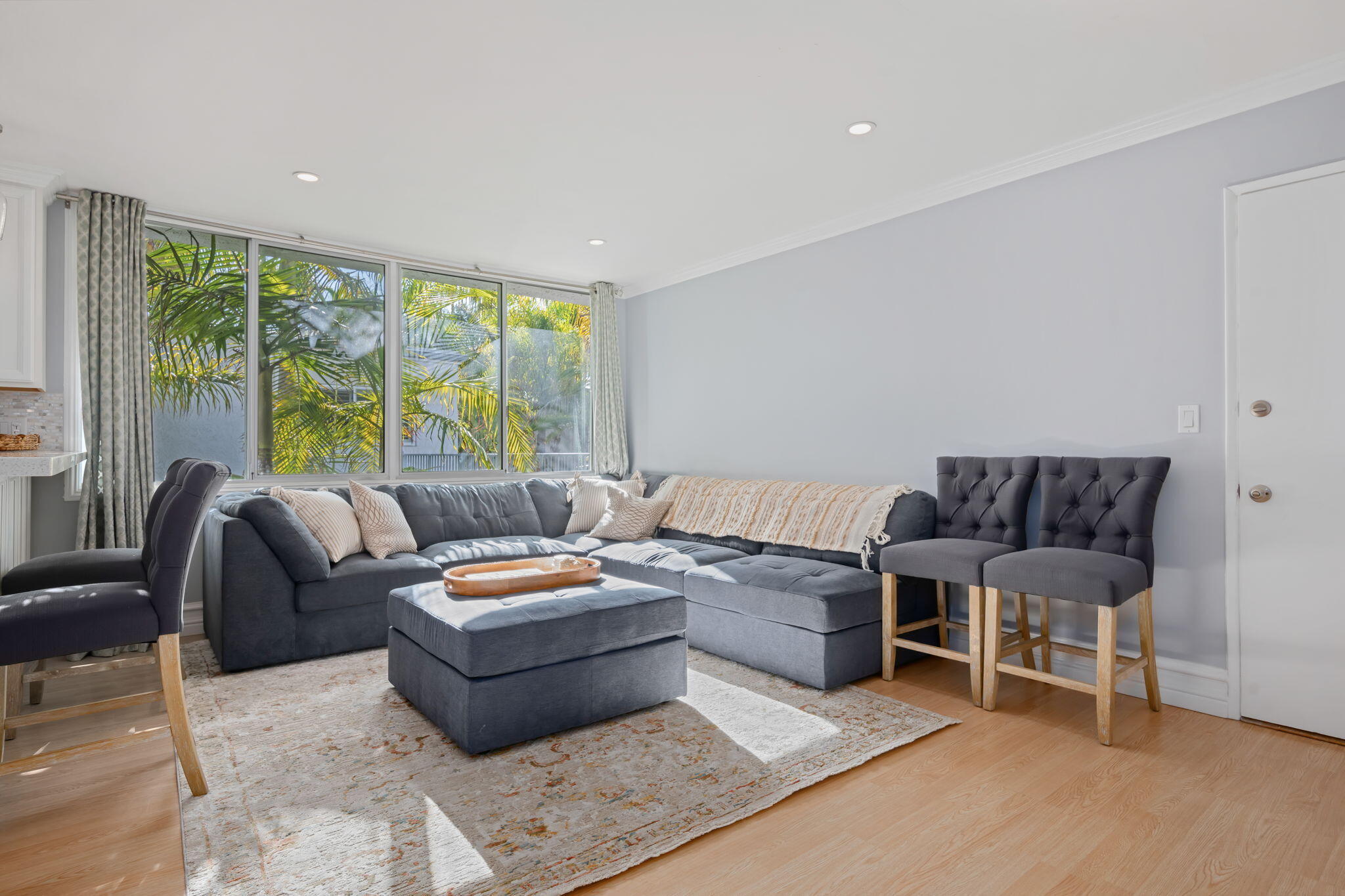 Santa Barbara, California 93013, United States, 1 Bedroom Bedrooms, ,1 BathroomBathrooms,Residential,Active,246032