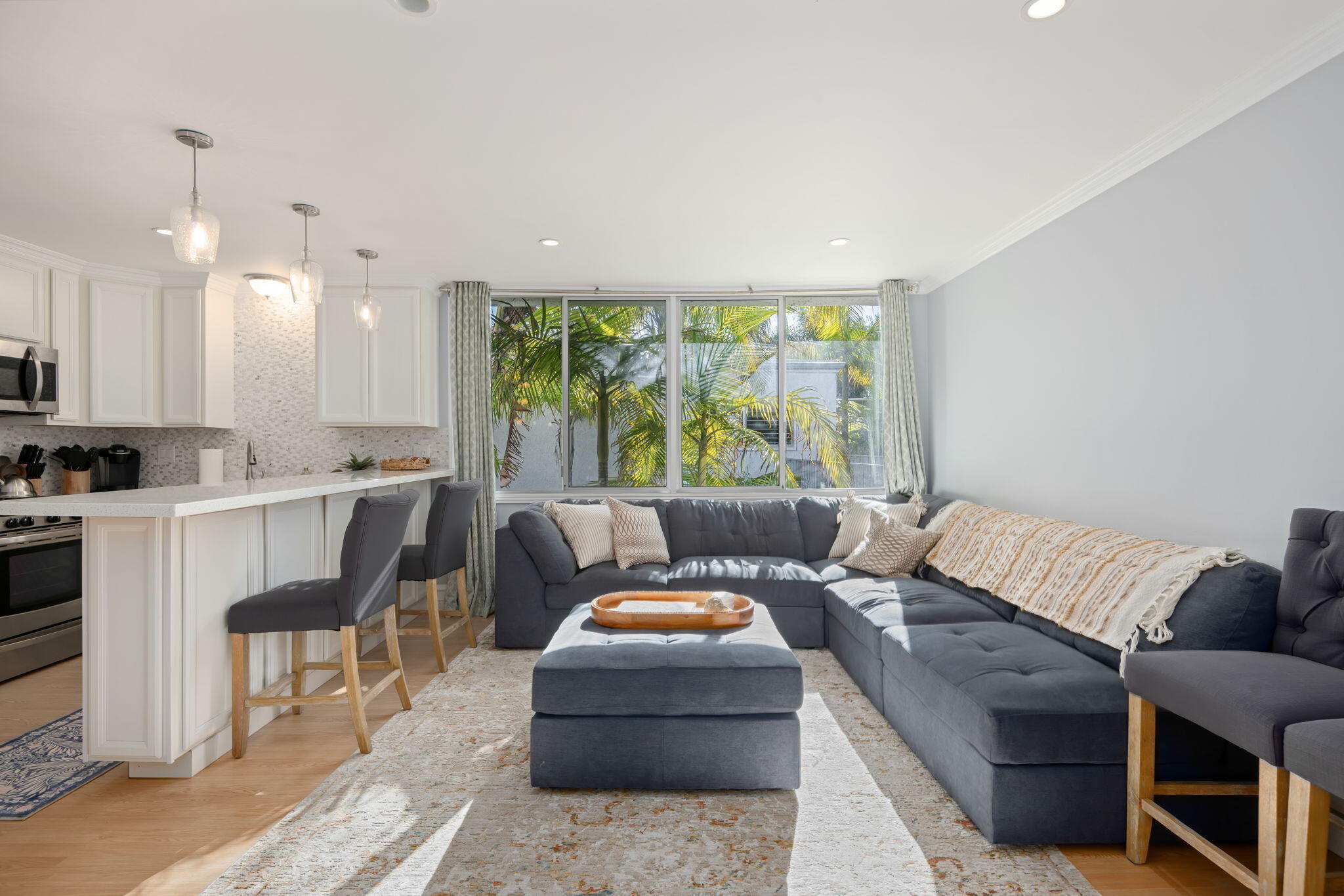 Santa Barbara, California 93013, United States, 1 Bedroom Bedrooms, ,1 BathroomBathrooms,Residential,Active,246032