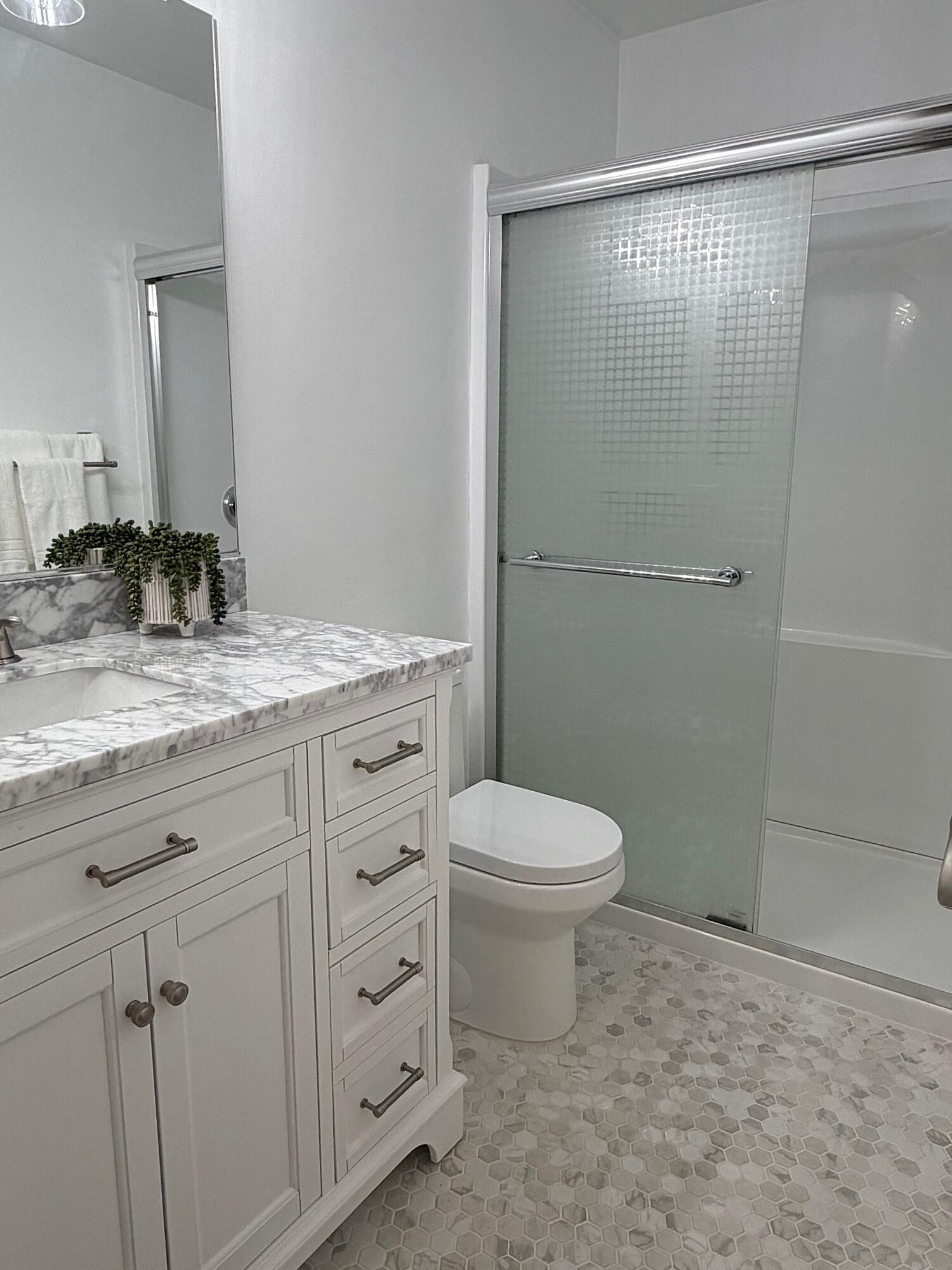 Santa Barbara, California 93013, United States, 1 Bedroom Bedrooms, ,1 BathroomBathrooms,Residential,Active,246032