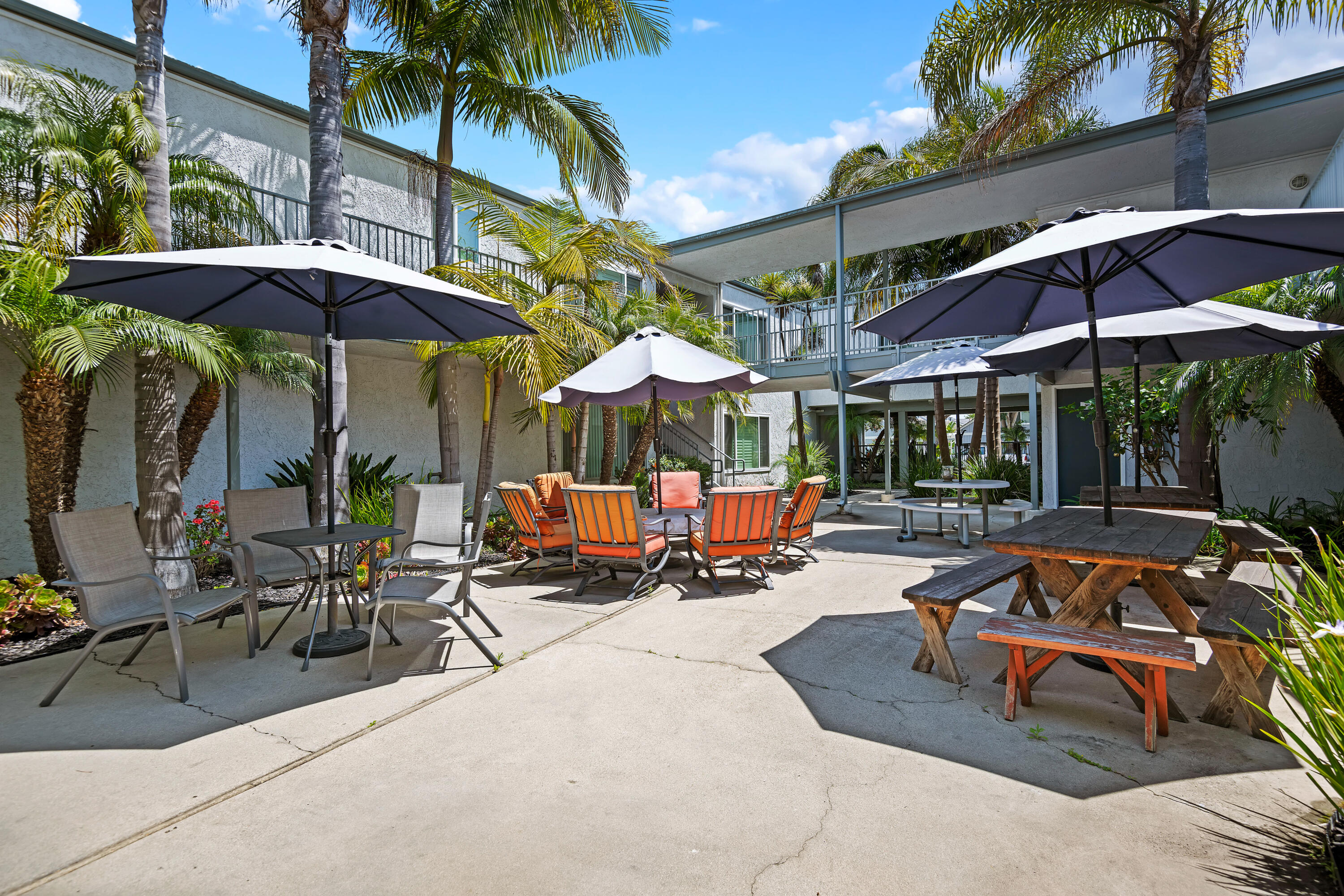 Santa Barbara, California 93013, United States, 1 Bedroom Bedrooms, ,1 BathroomBathrooms,Residential,Active,246032