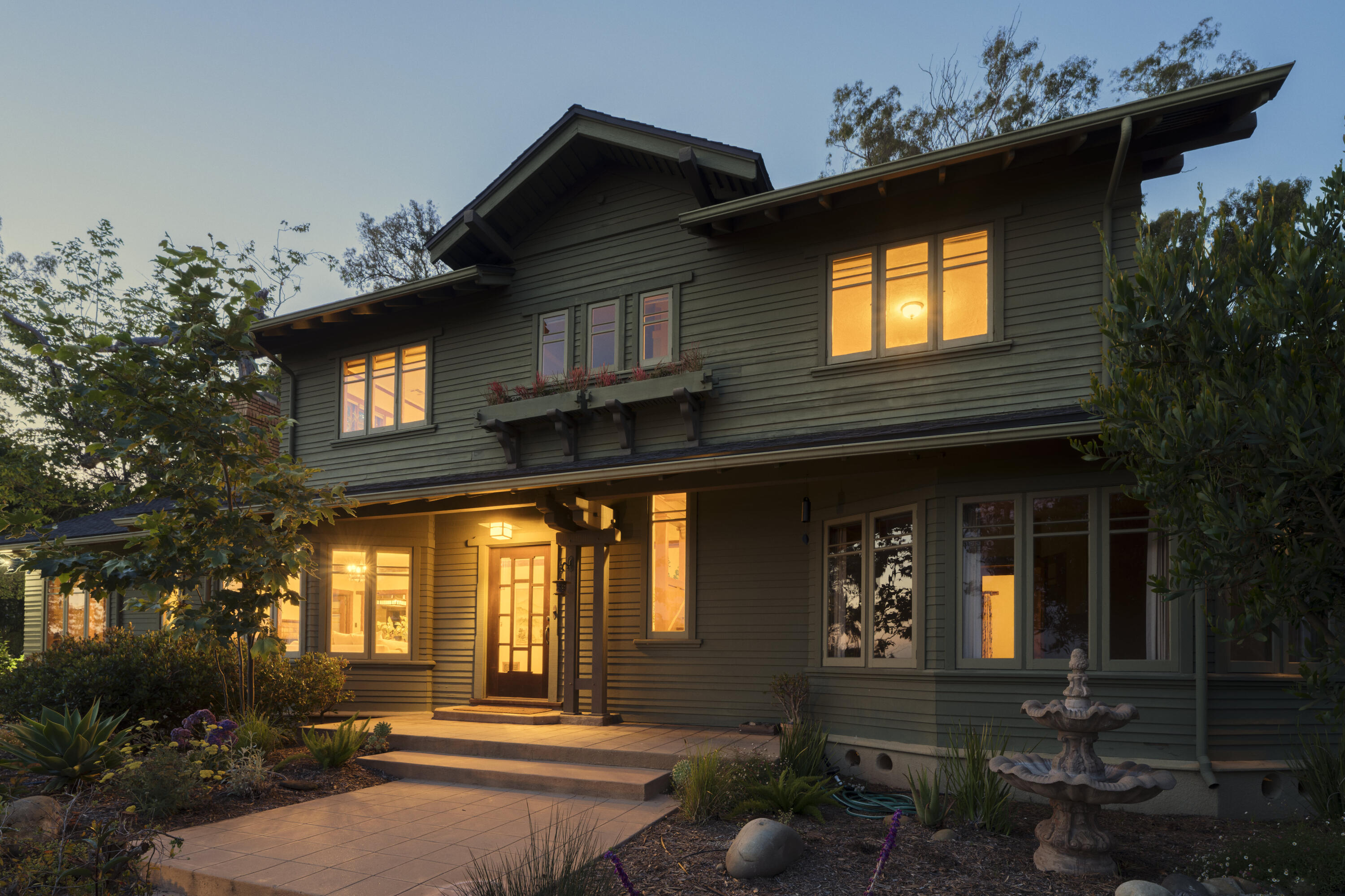 Ventura, California 93003, United States, 5 Bedrooms Bedrooms, ,5 BathroomsBathrooms,Residential,Active,107012