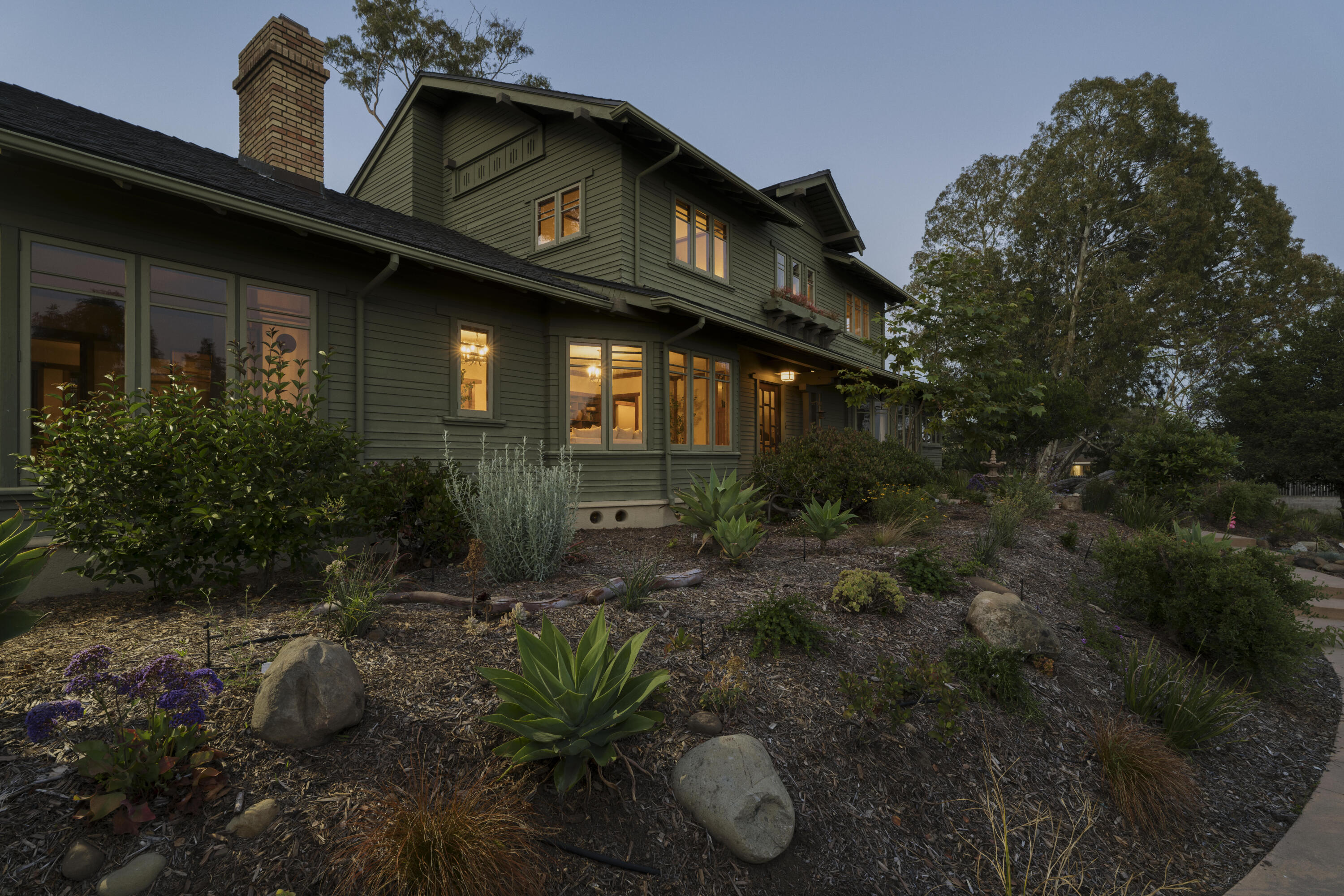 Ventura, California 93003, United States, 5 Bedrooms Bedrooms, ,5 BathroomsBathrooms,Residential,Active,107012