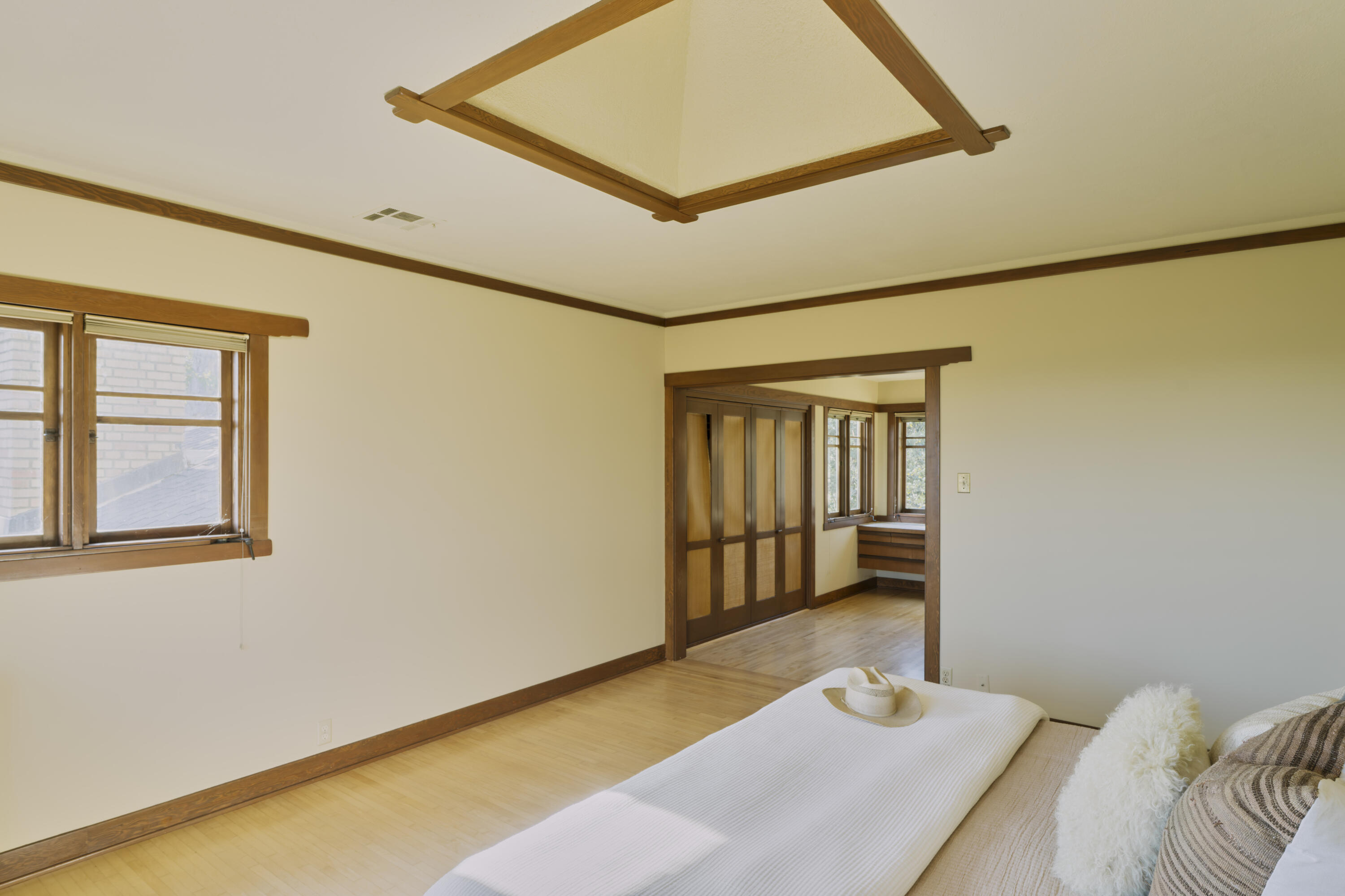 Ventura, California 93003, United States, 5 Bedrooms Bedrooms, ,5 BathroomsBathrooms,Residential,Active,107012