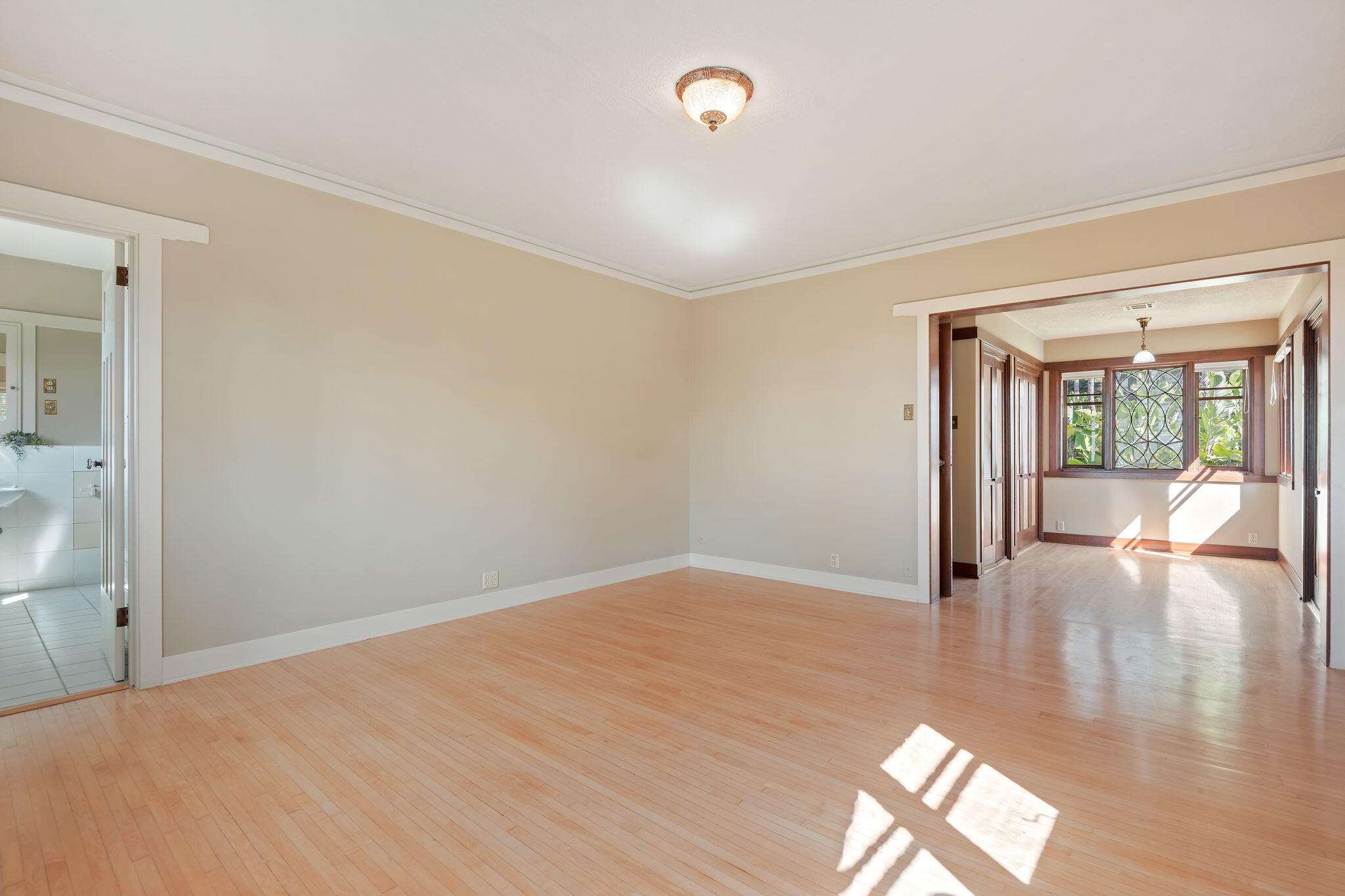 Ventura, California 93003, United States, 5 Bedrooms Bedrooms, ,5 BathroomsBathrooms,Residential,Active,107012