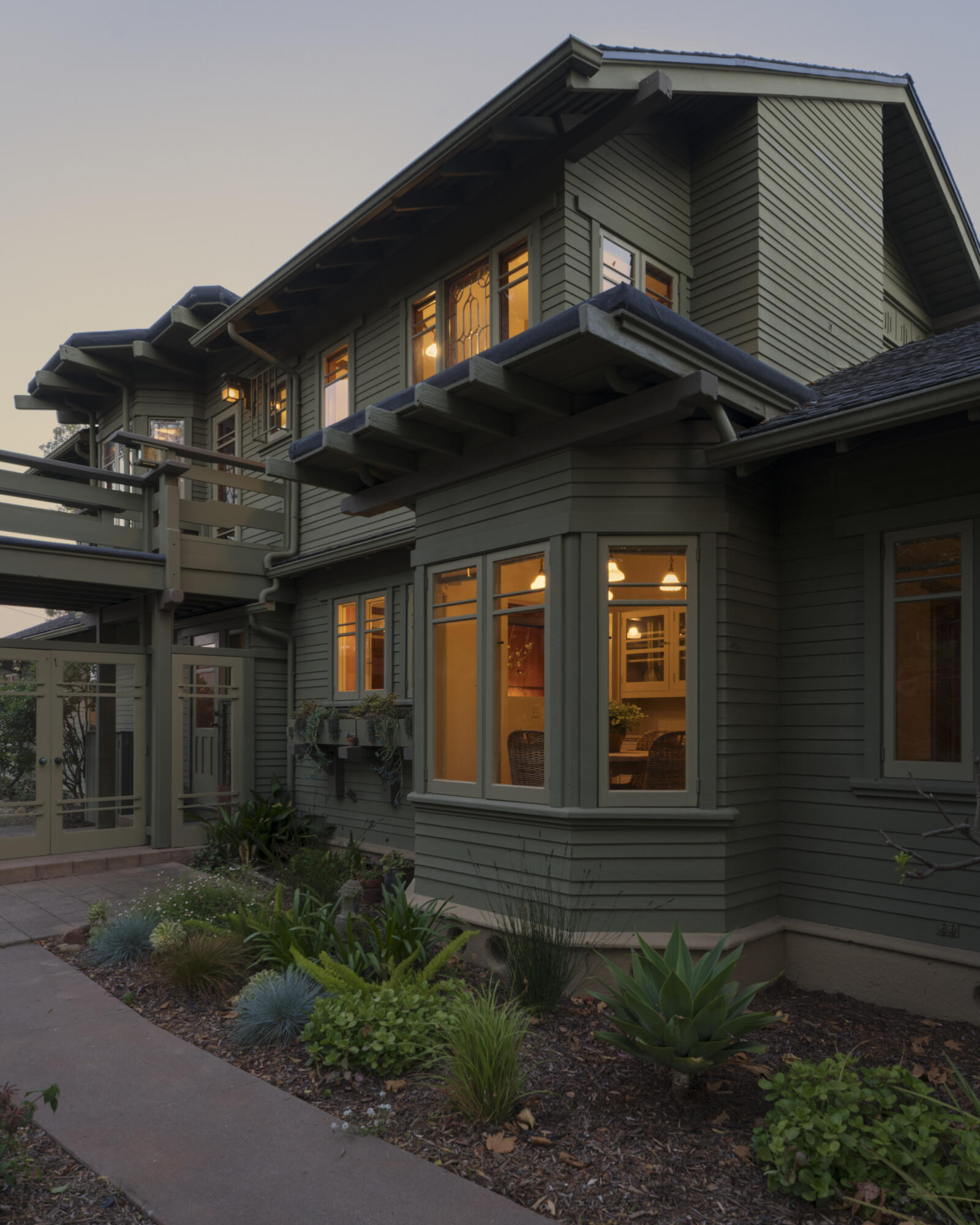 Ventura, California 93003, United States, 5 Bedrooms Bedrooms, ,5 BathroomsBathrooms,Residential,Active,107012