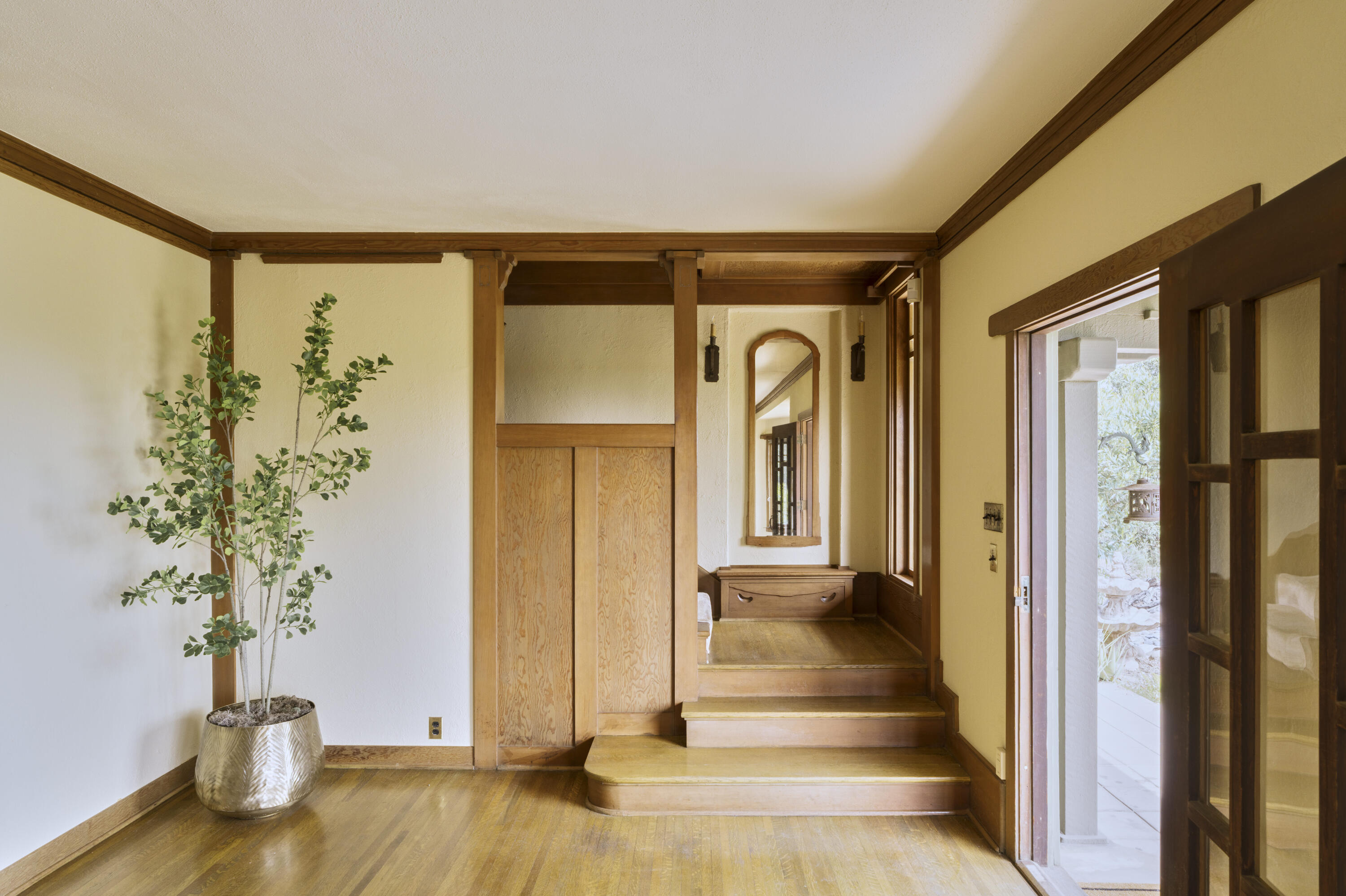 Ventura, California 93003, United States, 5 Bedrooms Bedrooms, ,5 BathroomsBathrooms,Residential,Active,107012