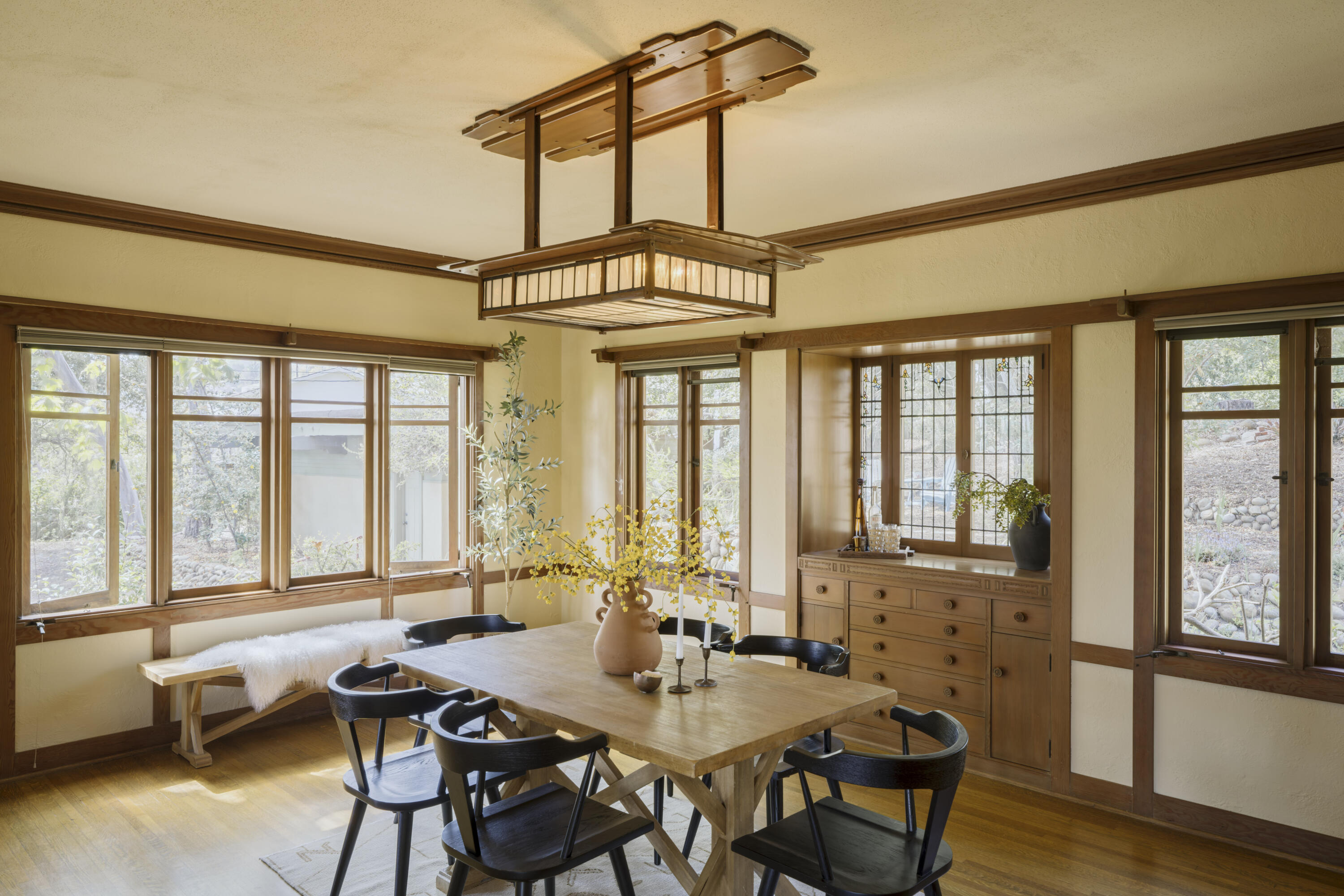 Ventura, California 93003, United States, 5 Bedrooms Bedrooms, ,5 BathroomsBathrooms,Residential,Active,107012