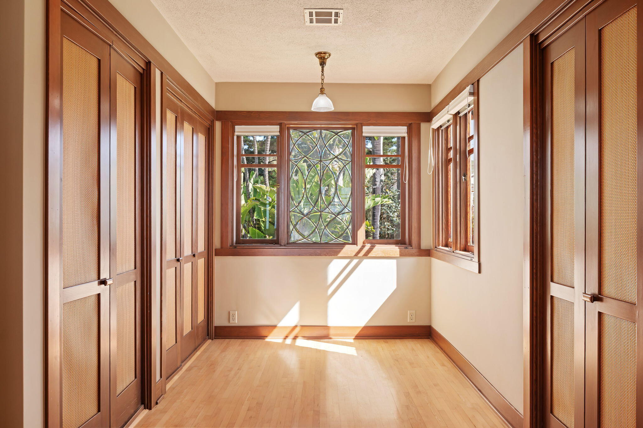 Ventura, California 93003, United States, 5 Bedrooms Bedrooms, ,5 BathroomsBathrooms,Residential,Active,107012