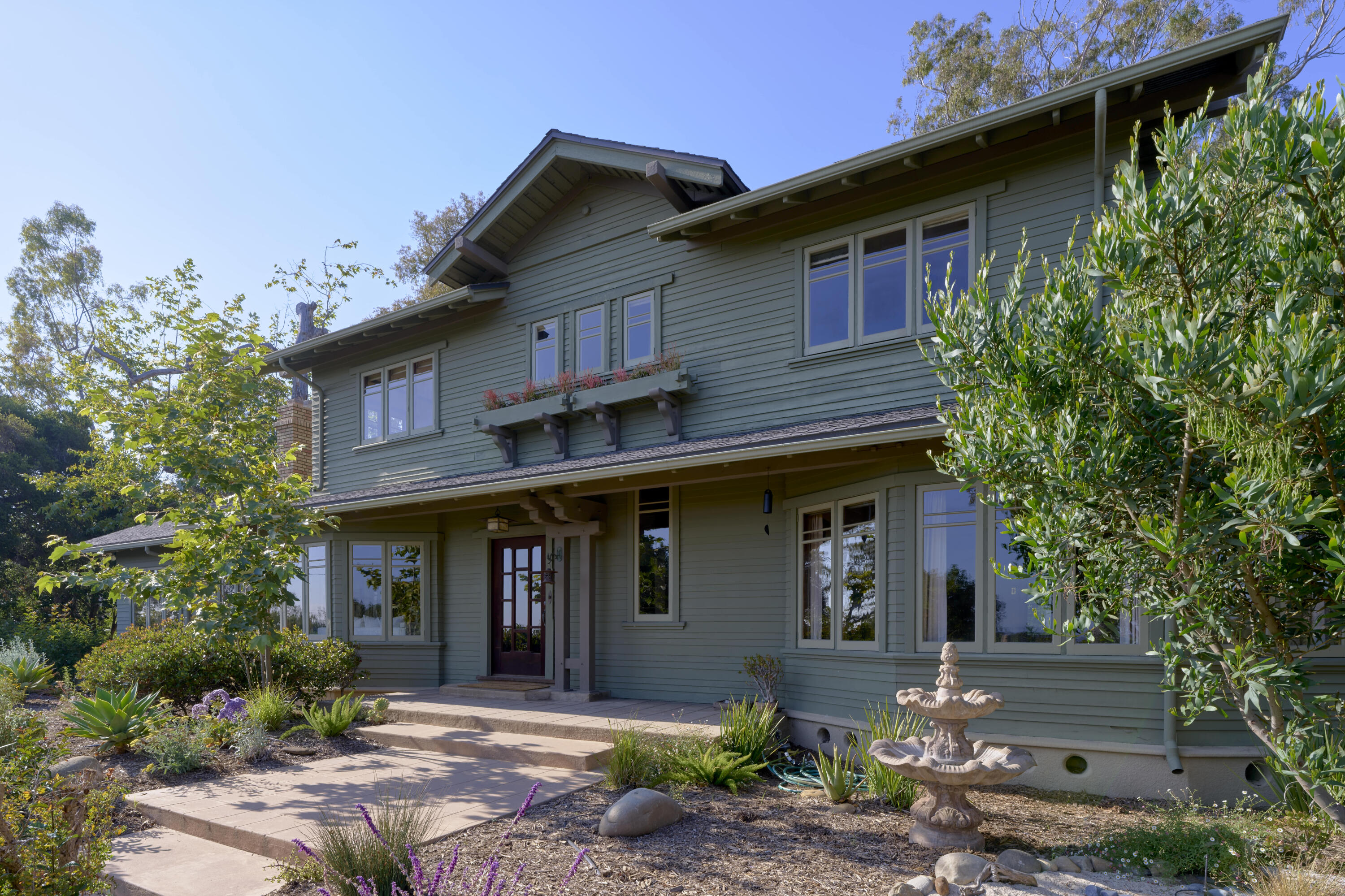 Ventura, California 93003, United States, 5 Bedrooms Bedrooms, ,5 BathroomsBathrooms,Residential,Active,107012