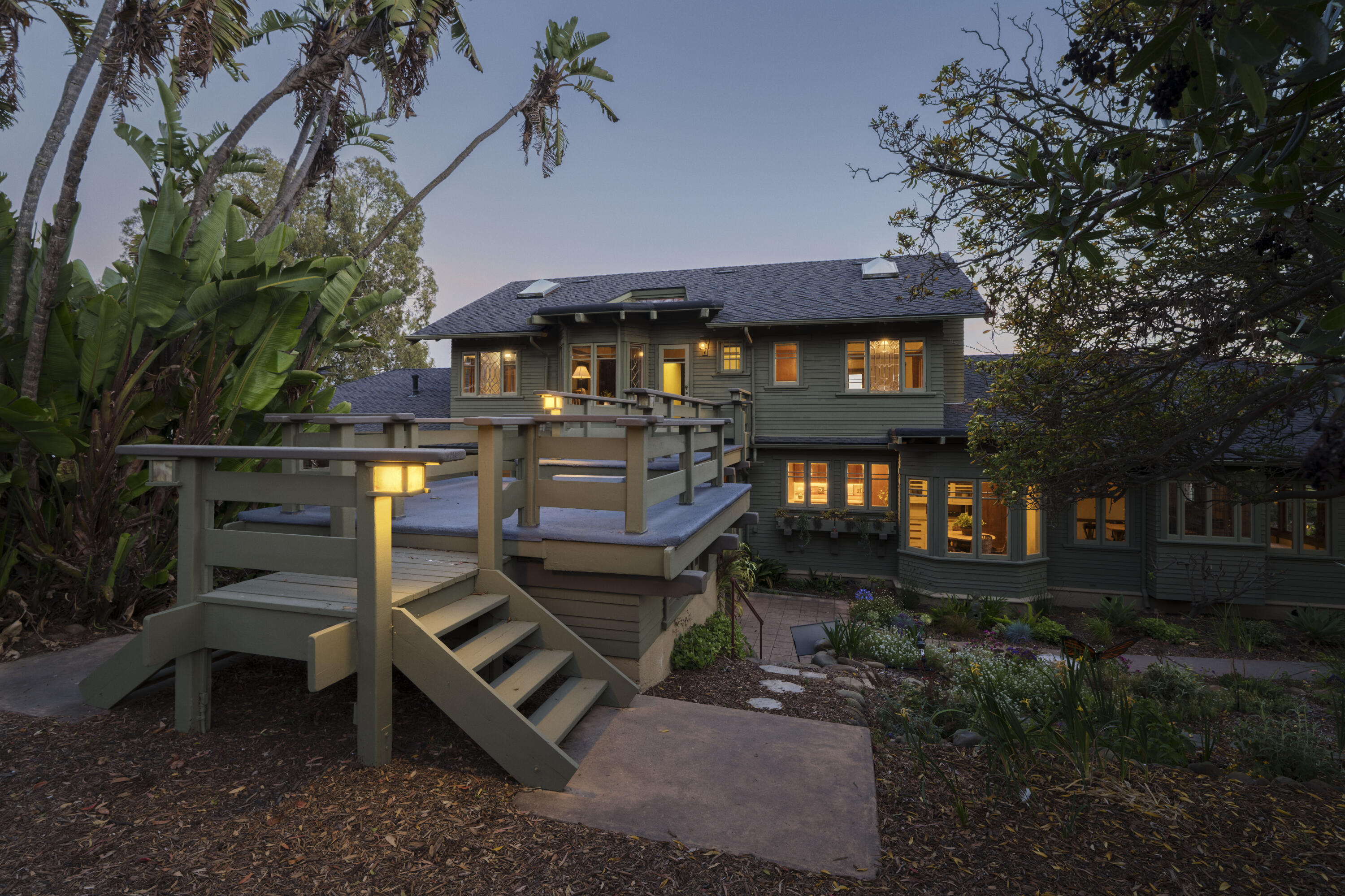 Ventura, California 93003, United States, 5 Bedrooms Bedrooms, ,5 BathroomsBathrooms,Residential,Active,107012