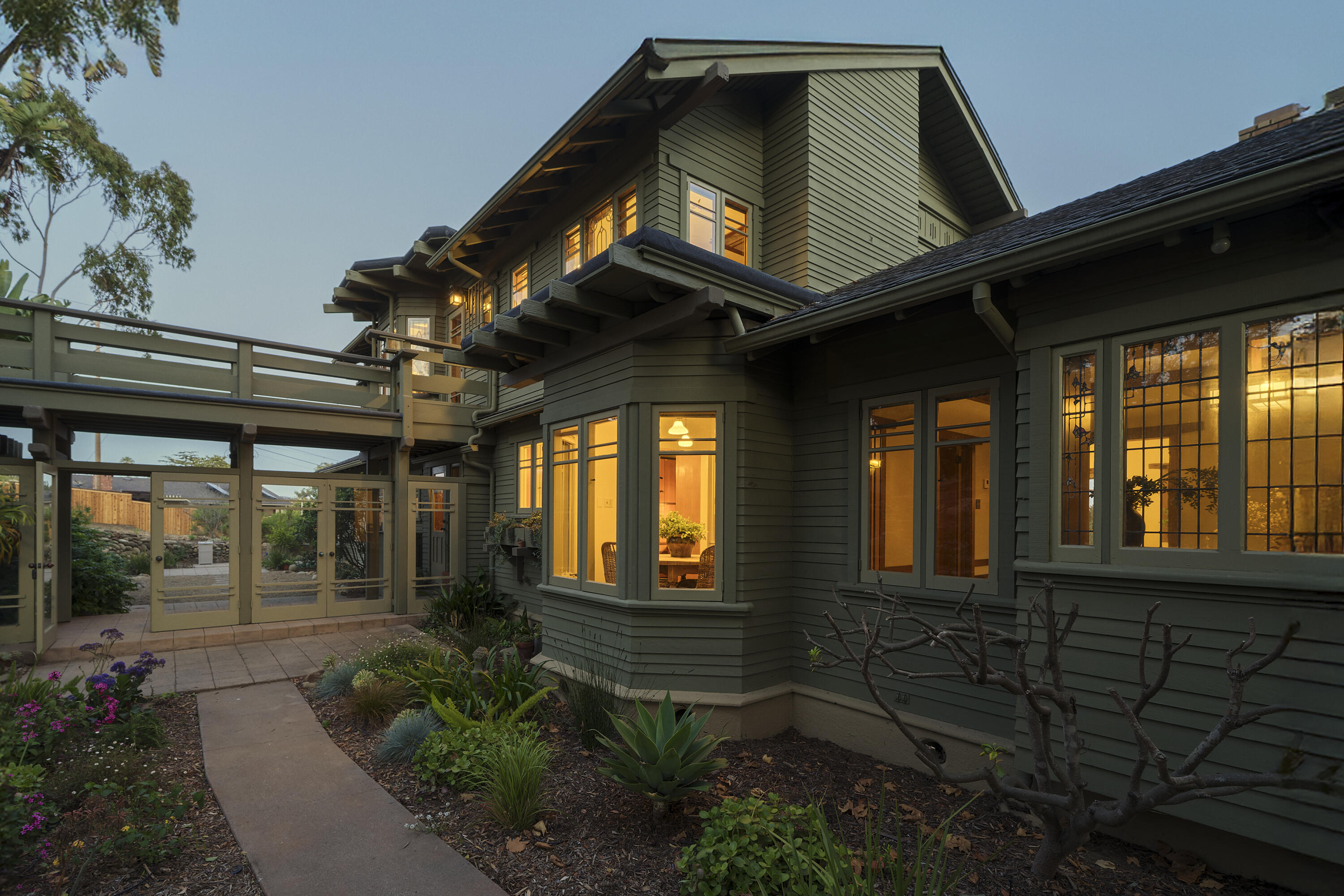 Ventura, California 93003, United States, 5 Bedrooms Bedrooms, ,5 BathroomsBathrooms,Residential,Active,107012