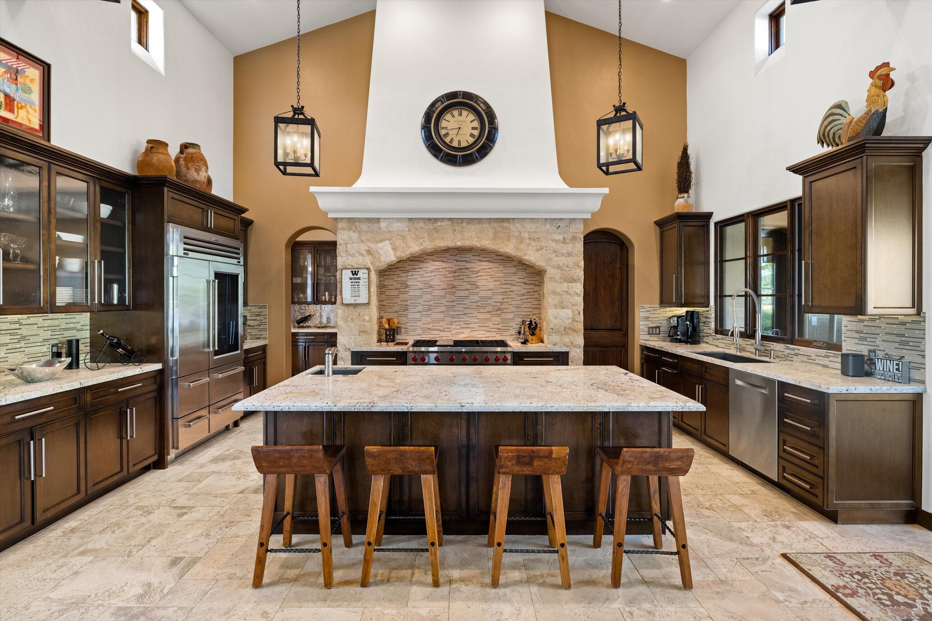 Santa Barbara, California 93105, United States, 4 Bedrooms Bedrooms, ,4 BathroomsBathrooms,Residential,Pending,21861