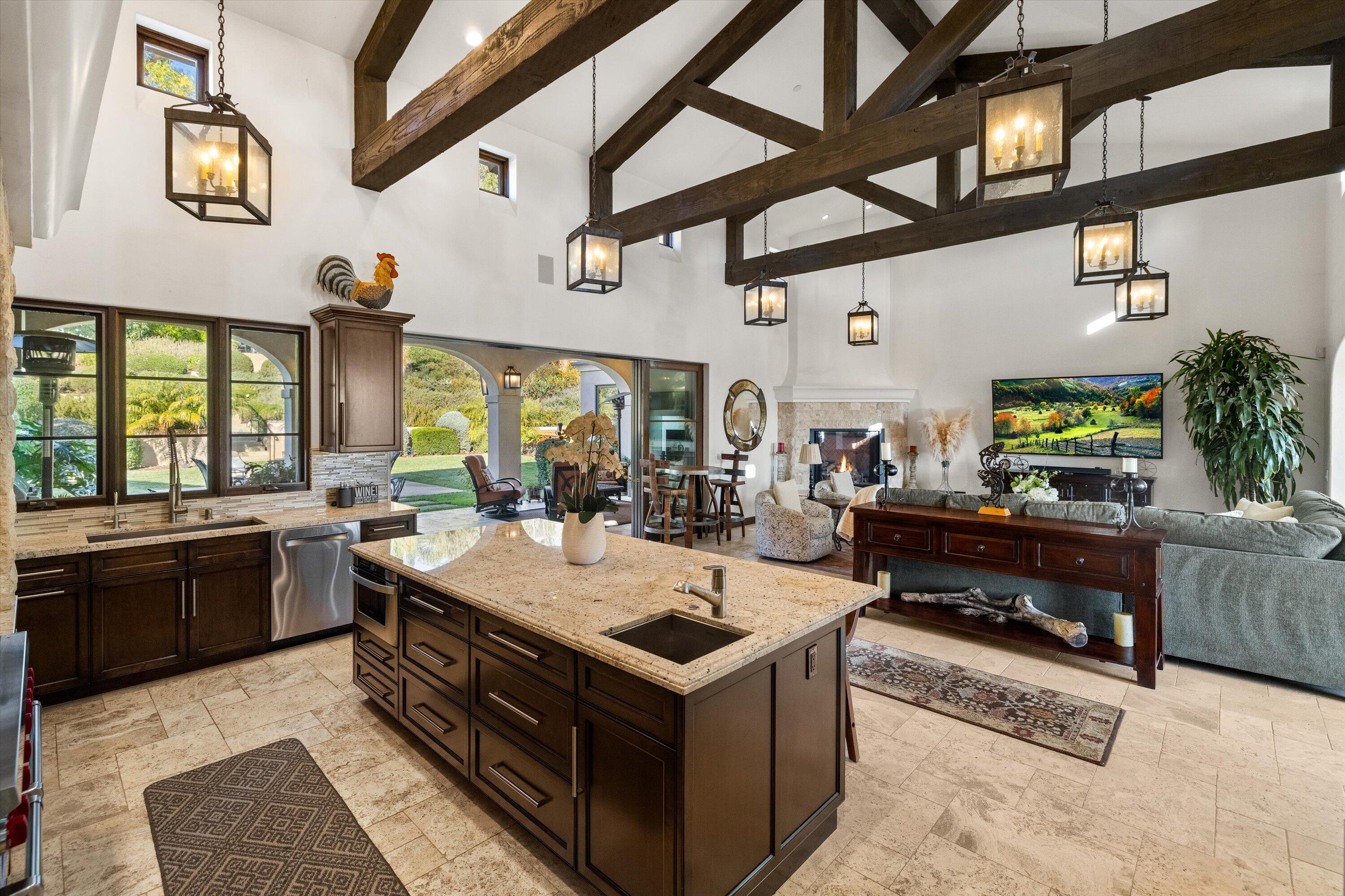 Santa Barbara, California 93105, United States, 4 Bedrooms Bedrooms, ,4 BathroomsBathrooms,Residential,Pending,21861