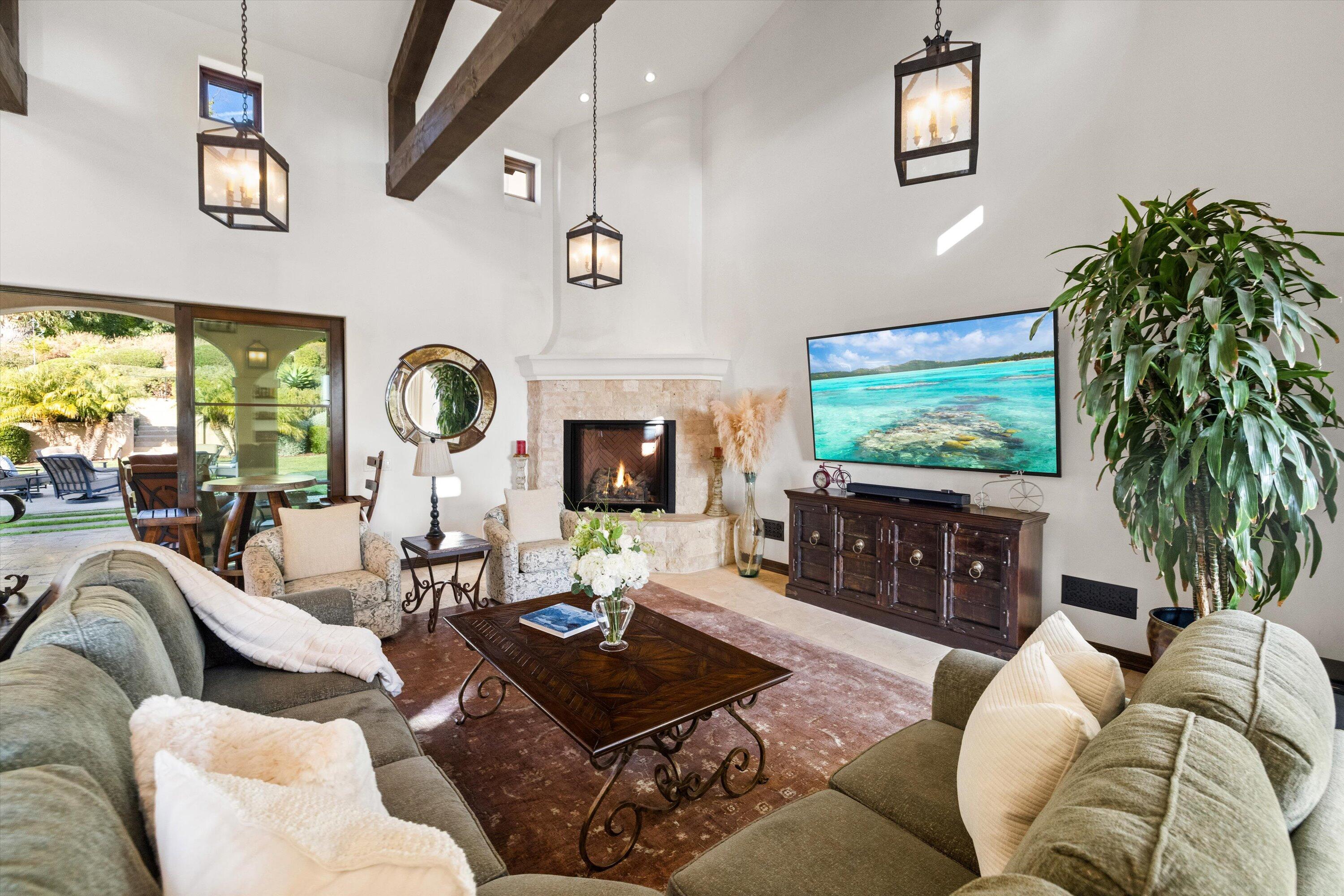 Santa Barbara, California 93105, United States, 4 Bedrooms Bedrooms, ,4 BathroomsBathrooms,Residential,Pending,21861