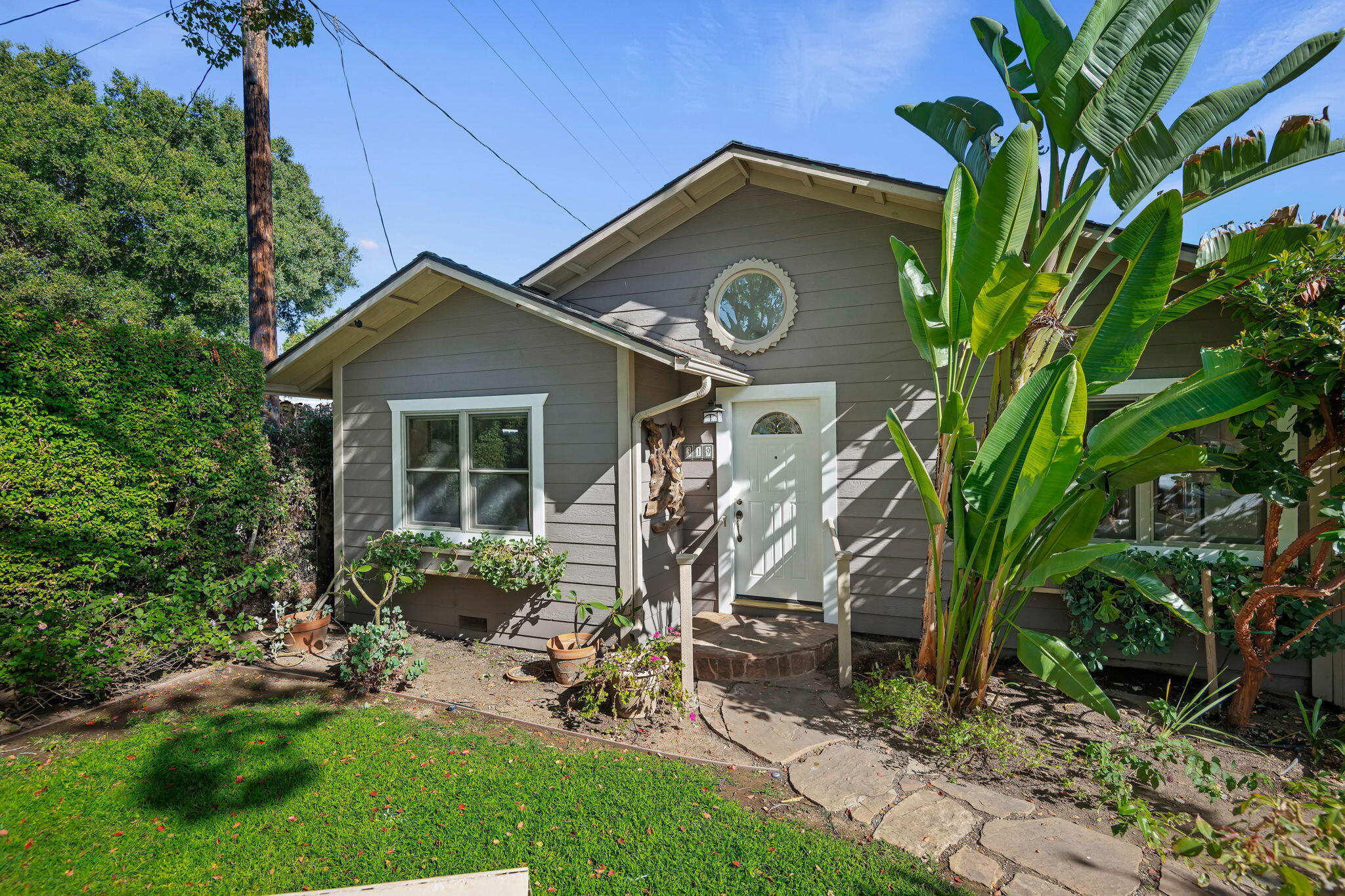 319 W Alamar Avenue