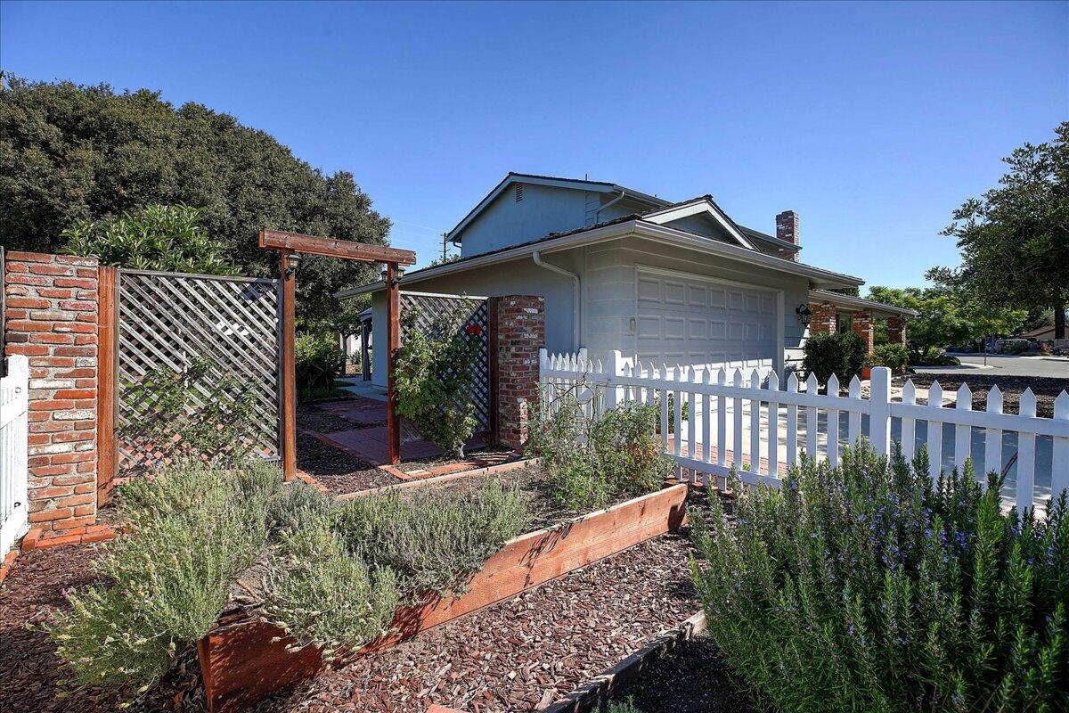 5710 Stow Canyon Road