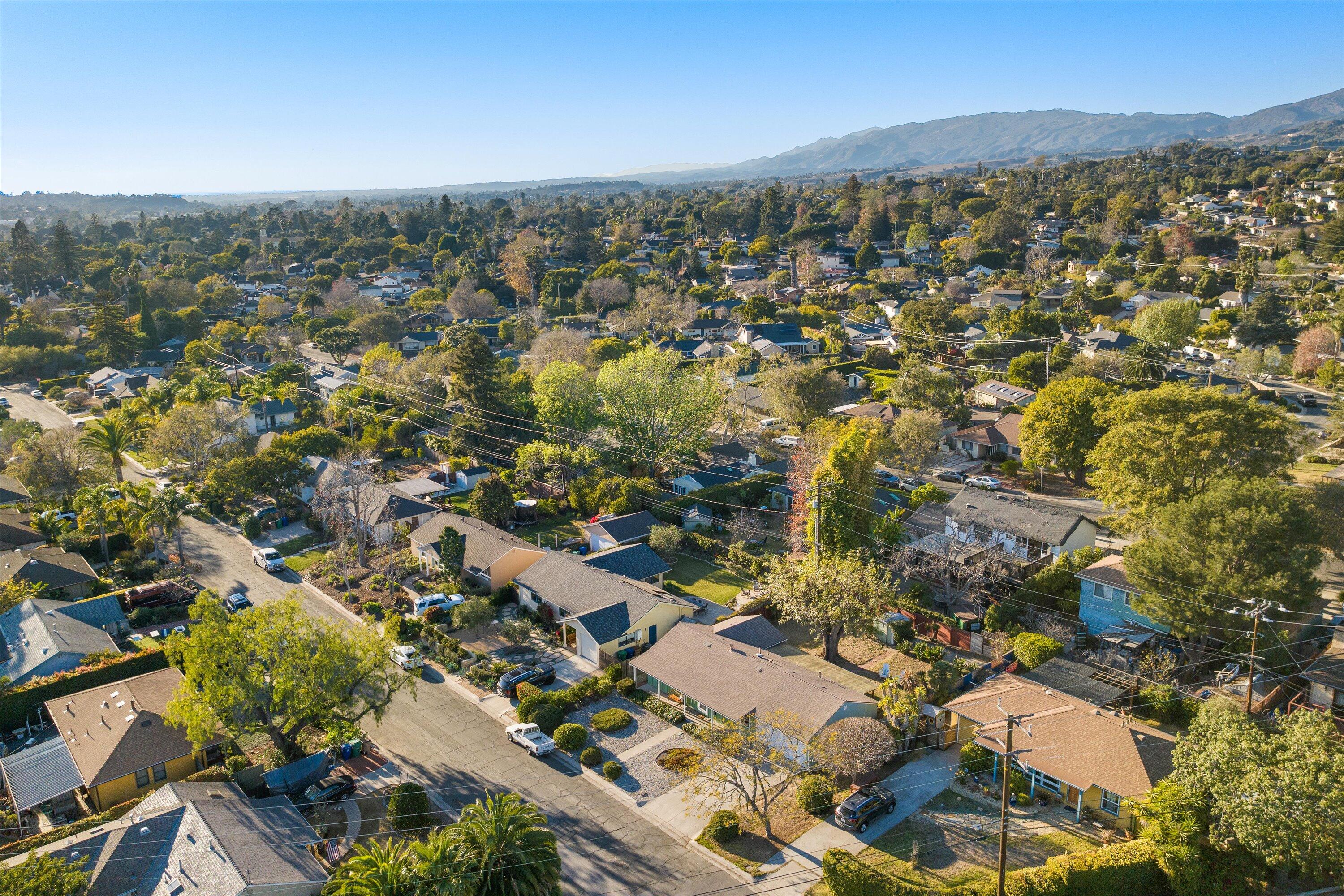 Santa Barbara, California 93105, United States, 3 Bedrooms Bedrooms, ,1 BathroomBathrooms,Residential,Pending,13557